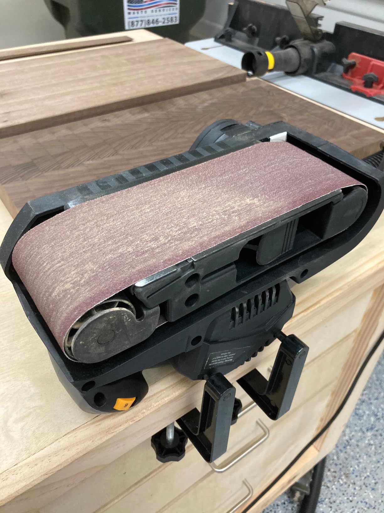Jellas 7Amp Belt Sander 3 21-Inch with Dust Bag, Bench Sander with Variable-Speed Control, 2 in 1 Vacuum Adapter, 10 Feet Power Cord for Woodworking customer photo 1