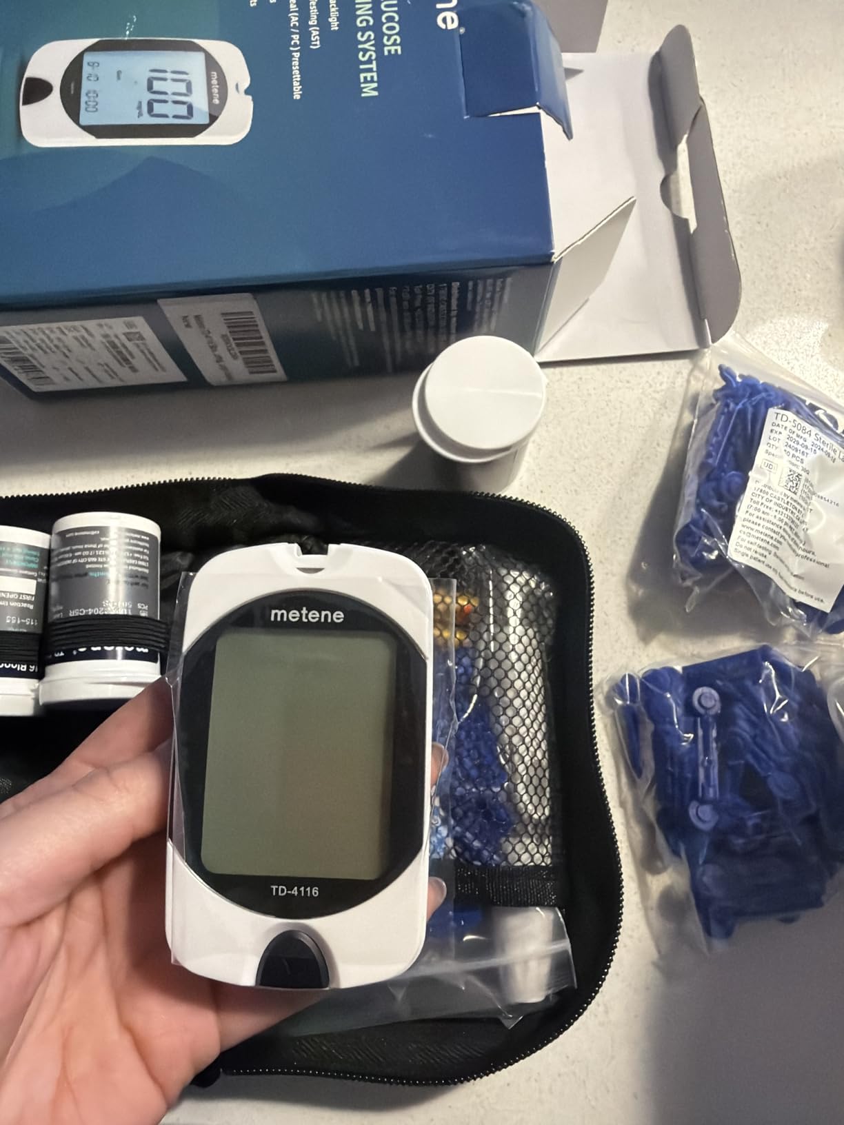 Metene TD-4116 Blood Glucose Monitor Kit, 100 Glucometer Strips, 100 Lancets customer photo 1