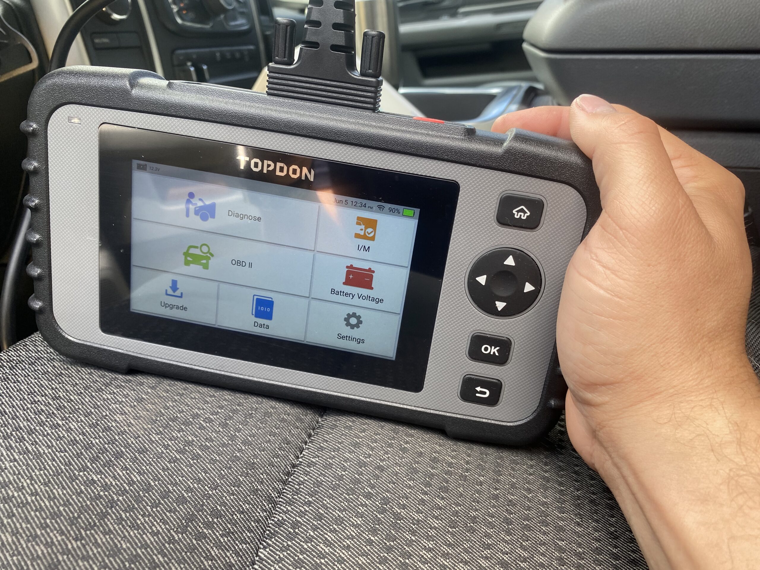 TOPDON AD500 OBD2 Scanner, Oil SAS Throttle TPMS BMS EPB Reset, Engine ABS SRS Transmission, Diagnostic Scan Tool, AutoVIN, Car Check Engine Code Reader with Battery Test, Lifetime Wi-Fi Free Update customer photo 2