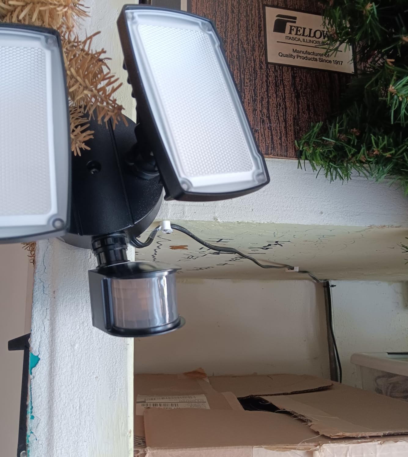 UME 19W LED Flood Light Motion Sensor Outdoor, 2 Adjustable Head, 2000LM, 5000K, IP65 Waterproof, Dusk to Dawn Security Light with Photocell for Exterior, Garage, House (Black) customer photo 2