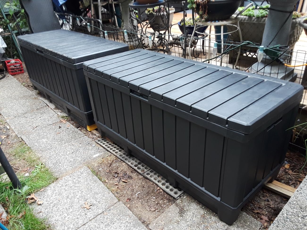 Keter Kentwood 92 Gallon Resin Deck Box-Organization and Storage for Patio Furniture Outdoor Cushions, Throw Pillows, Garden Tools and Pool Floats, Brown customer photo 2