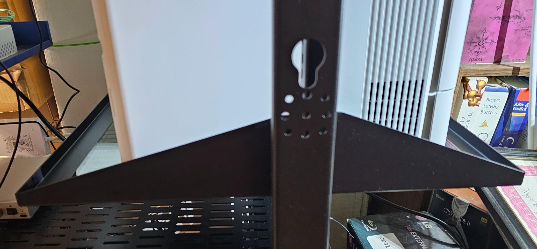StarTech.com 2U Server Rack Shelf, Center Mounted Universal Vented Rackmount Cantilever Tray for 19