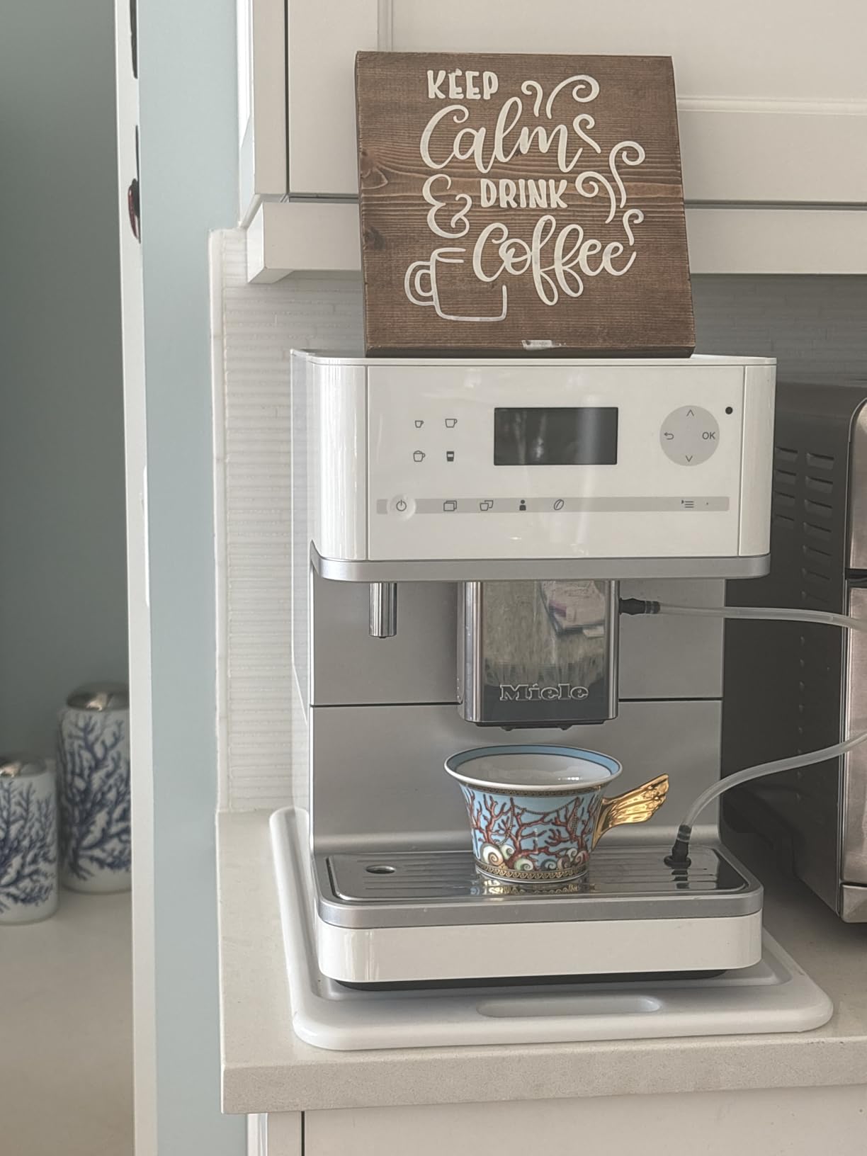 Miele CM 6360 MilkPerfection Automatic Coffee Machine - OneTouch for Two, AromaticSystem, 8 individual profiles, DoubleShot, WiFi-compatible, LED lighting, Lotus White CleanSteel Metallic customer photo 2