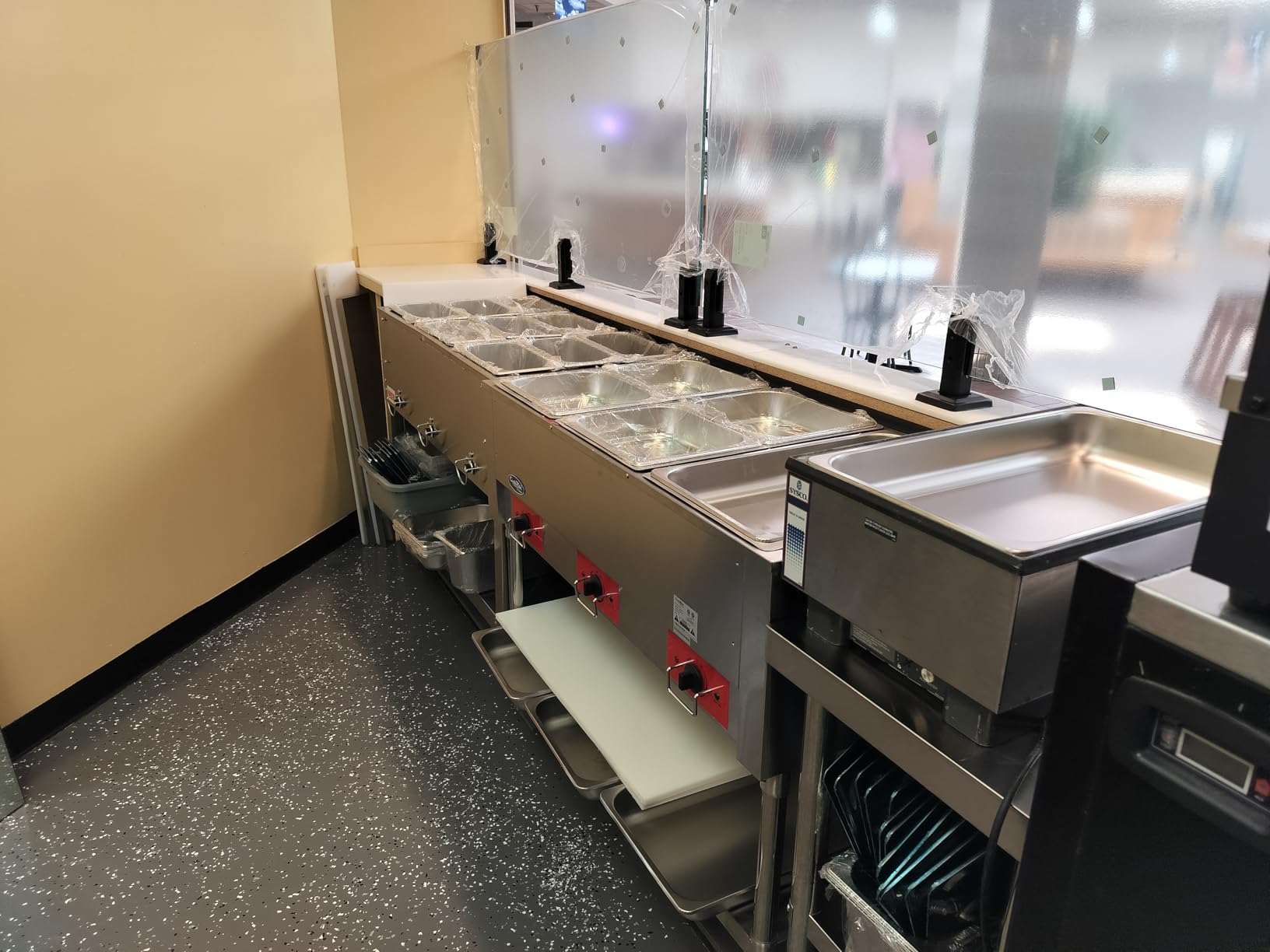 Kratos Commercial Electric Steam Table / Hot Food Table, Four Pan Open Well Stainless Steel Steam Table with Undershelf and Cutting Board, Electric Food Warmer, 120V, 2000W (28W-111) customer photo 1