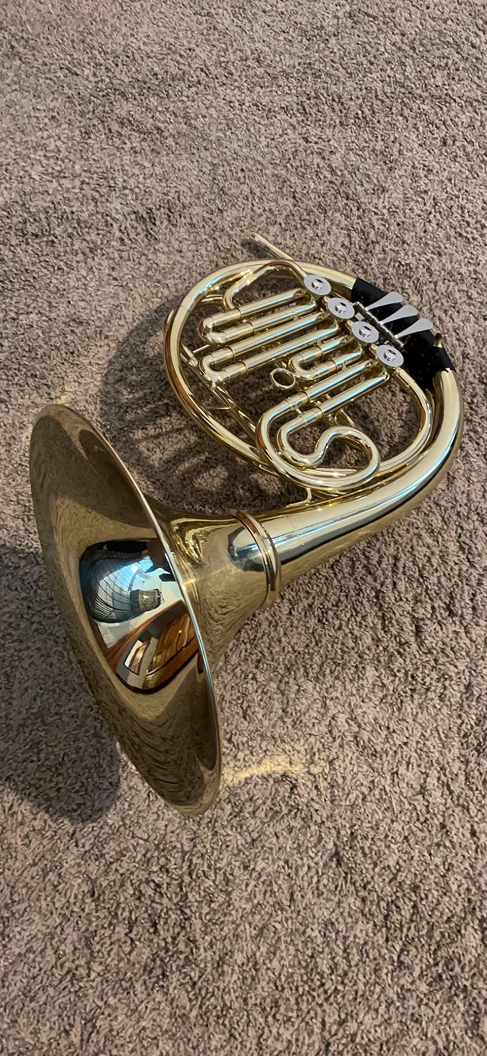 B Flat 4 Key Single Row French Horn, Lacquered Gold Brass F Horn with Hard Case, Professional Grade for Beginners, Students, Exams, Stage Performances, Orchestra Practice & Daily Training customer photo 1