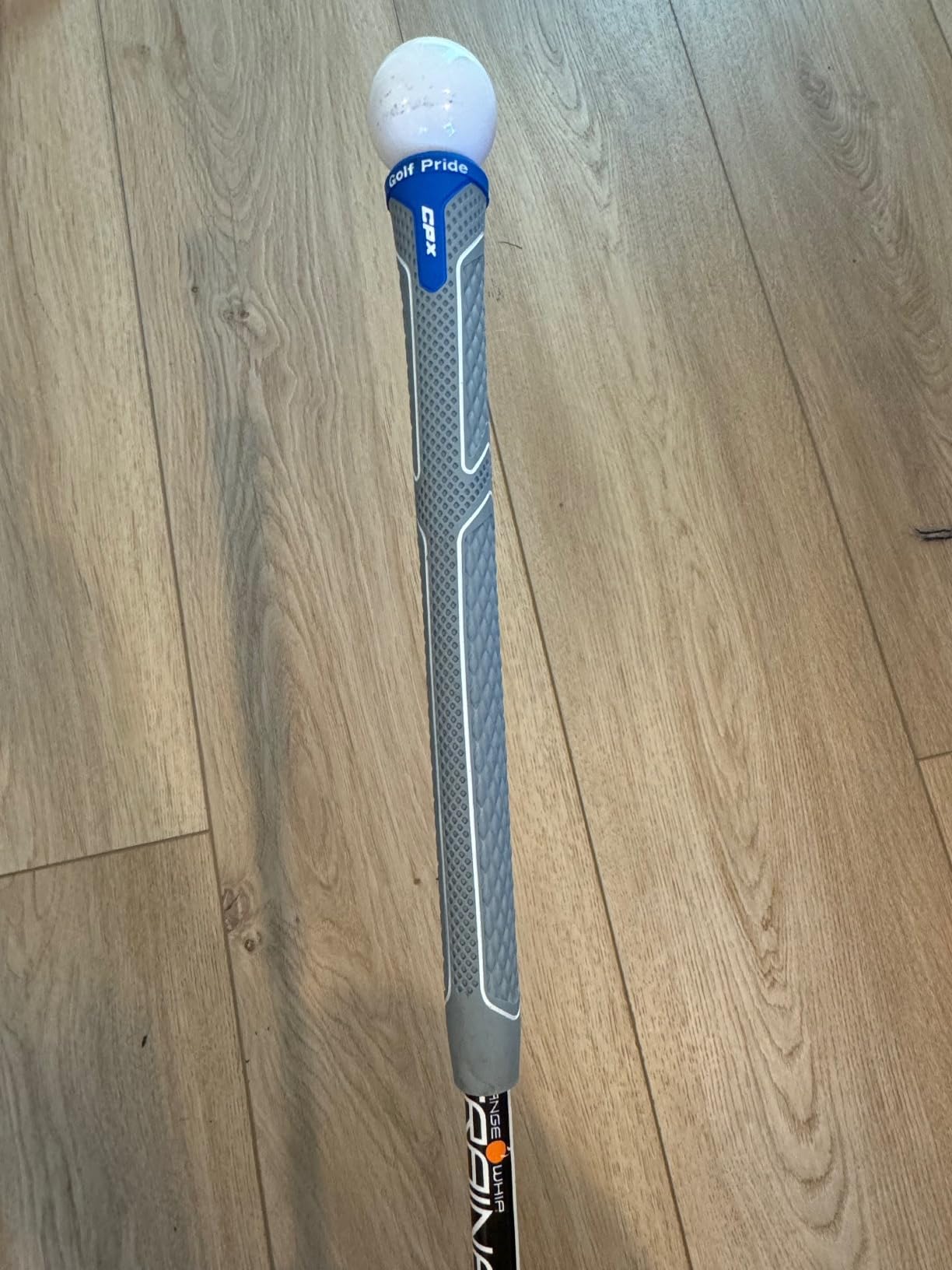 Amazon Basics Golf Swing Trainer Aid and Warm-Up Practice Stick for Grip, Balance, Distance and Power Training customer photo 1