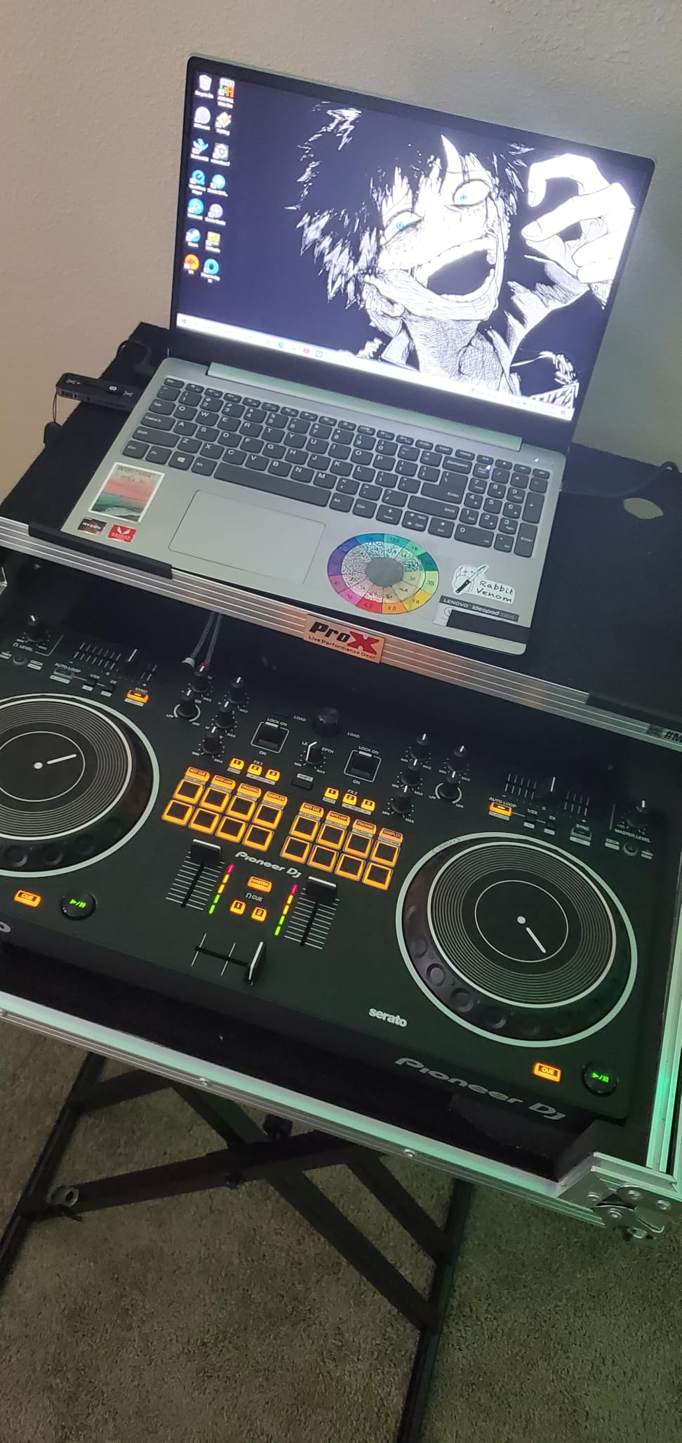 Pioneer DJ DDJ-REV1 2-deck Serato DJ Controller customer photo 1