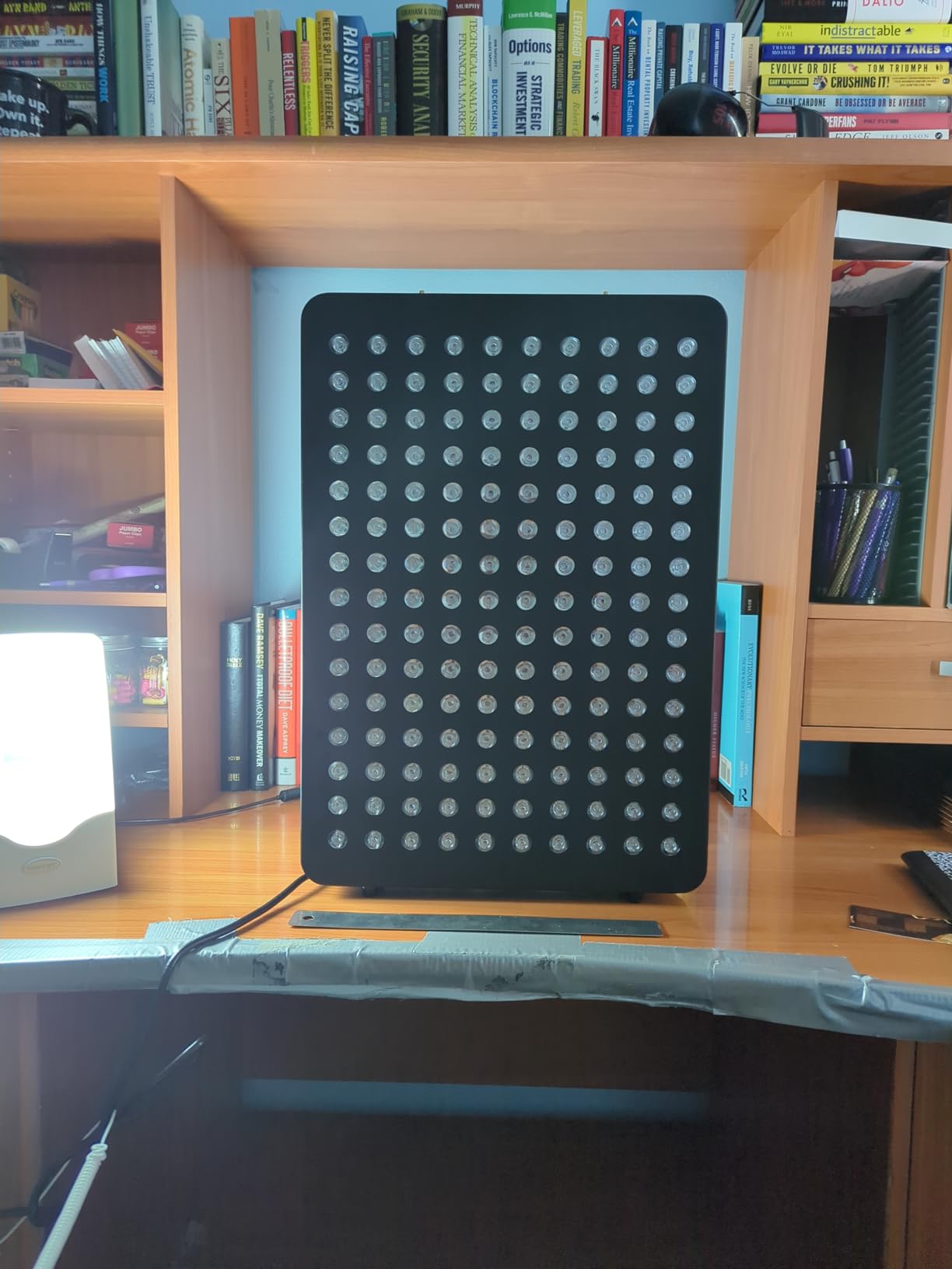 BestQool Red Light Therapy Device, 4 Wavelengths Full Body Near Infrared Red Light Therapy for Face, Elite Grade Dual Chip 150 LEDs, High Power Output Red Light Panel and Infrared Light Lamp. 250W. customer photo 1