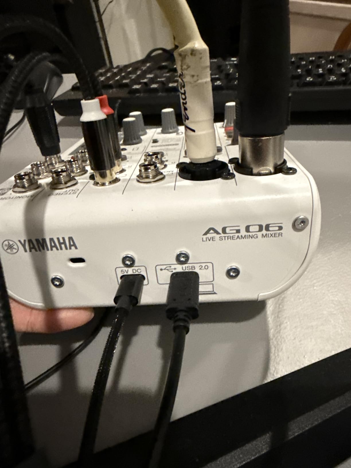 Yamaha AG06MK2 White 6-Channel Live Streaming Loopback Mixer/USB Interface with Steinberg Software Suite customer photo 2