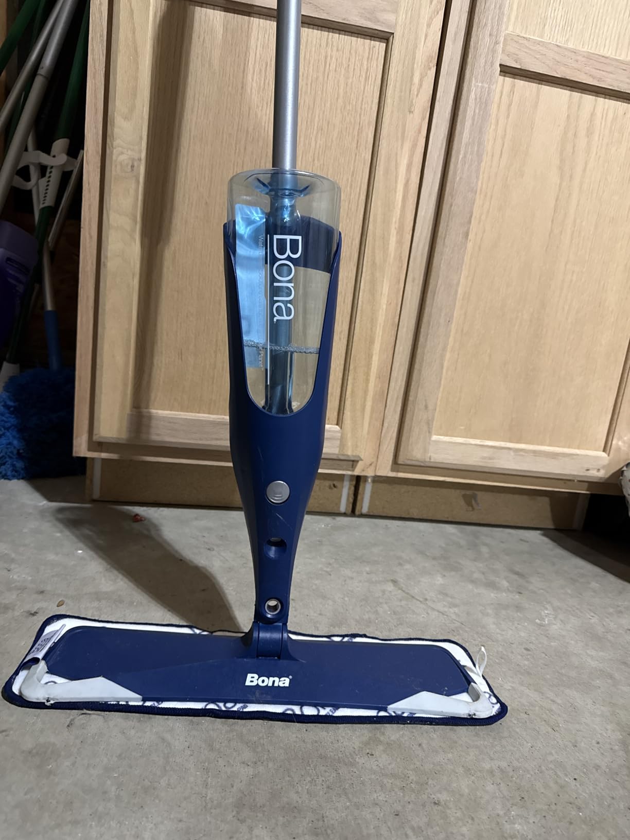 Bona Hardwood Floor Premium Spray Mop - Includes Wood Floor Cleaning Concentrate and Machine Washable Microfiber Cleaning Pad - Dual Zone Cleaning Design customer photo 1