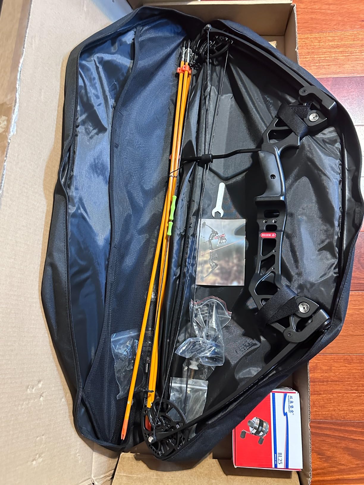 Lanneret Bowfishing Bow Kit with Arrow 15-45 LBS Shoot Right/Left Handed Draw Length 18