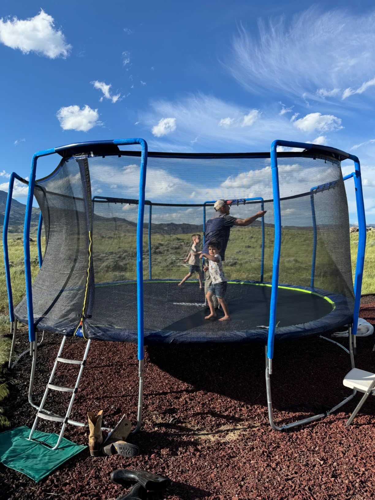 Zupapa 1800LBS Capacity No-Gap Design Trampoline with Safety Enclosure Net and Non-Slip Ladder, 10-Year Quality Assurance Perfect for Kids Family Outdoor Backyard Fun customer photo 1