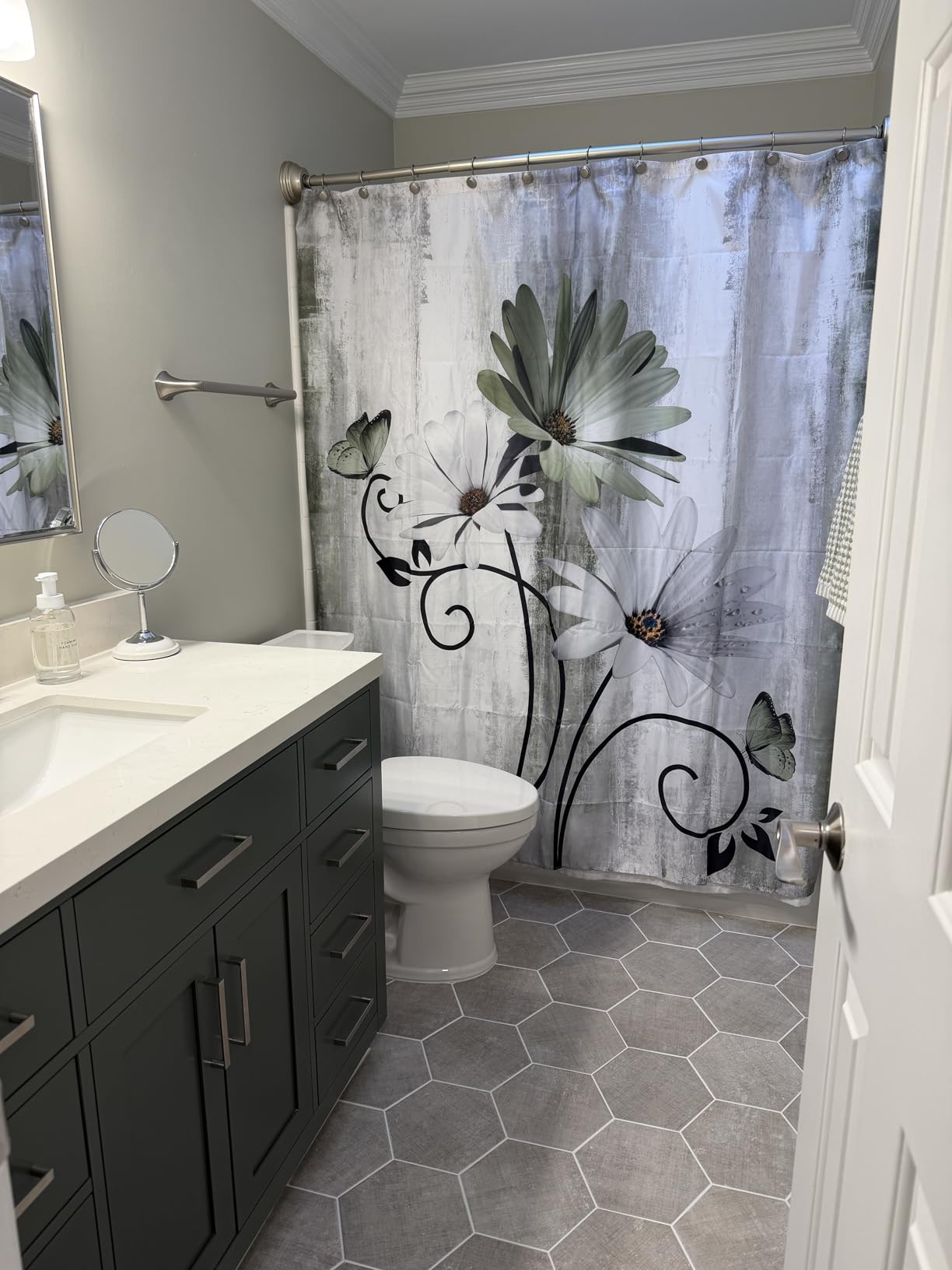 ARIEL Hepburn 48-inch Bathroom Vanity with Sink, Solid Wood, 1.5-inch Pure White Quartz Countertop & Backsplash, Single Rectangular Porcelain Sink, 2 Soft Closing Doors, 9 Dovetail Drawers, White customer photo 2