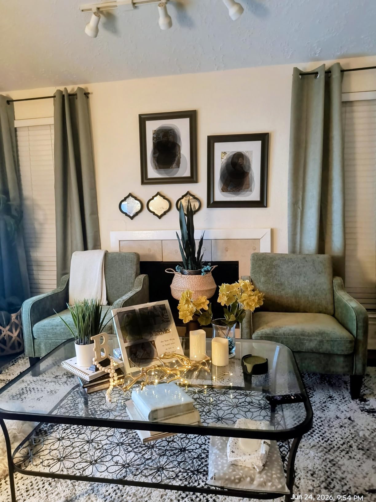 VINGLI Mid Century Modern Accent Chair, Light Grey Fabric Accent Chairs for Living Room Upholstered Armchair with Scooped Arms for Bedroom, Apartment, Studio, Office, Waiting Room customer photo 1