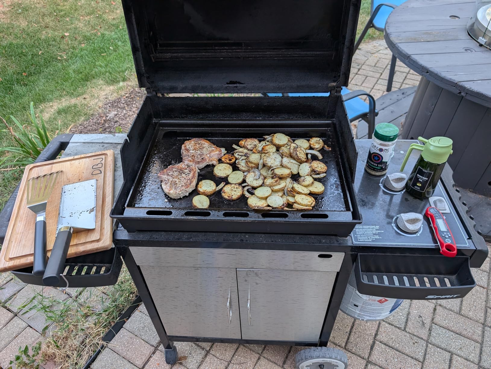 Weber Rust-Resistant Outdoor Griddle Insert, Full-Size - Pre-Seasoned Carbon Steel Griddle for Searwood & Large Spirit Series Gas Grills - Grill Accessory customer photo 2