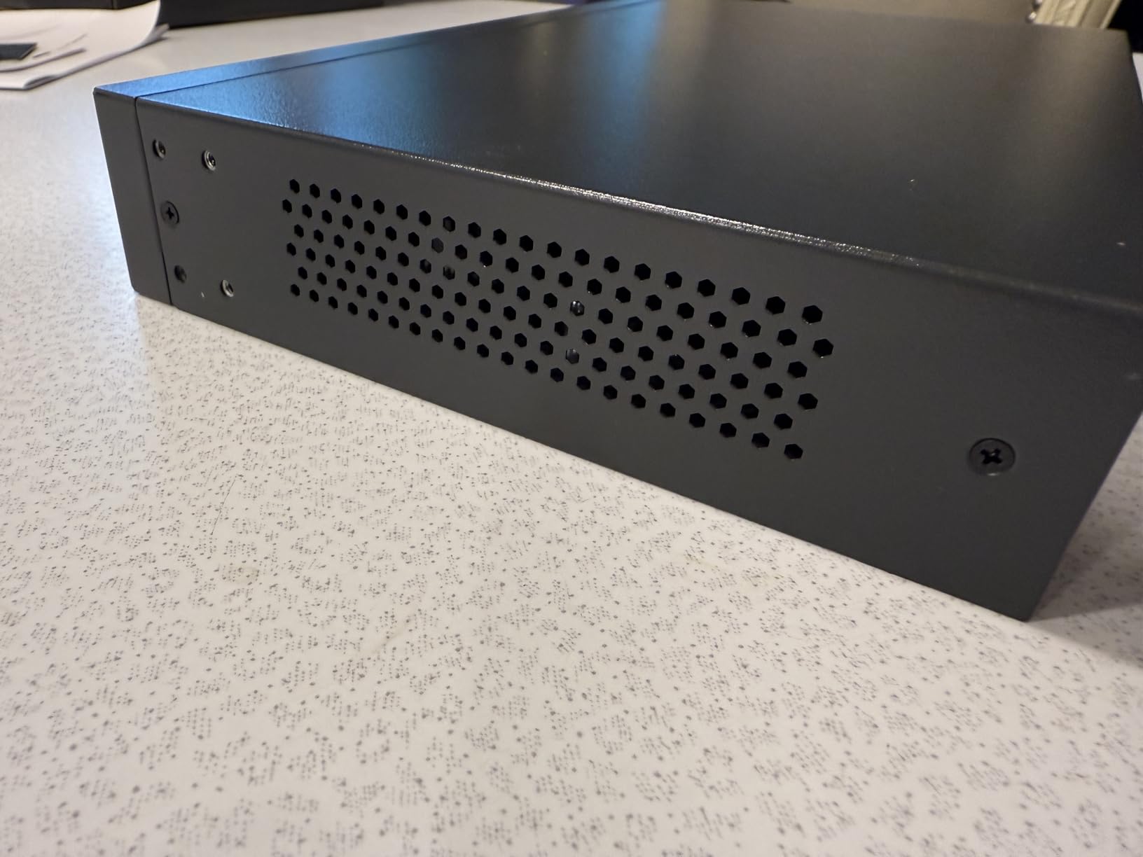 TP-Link TL-SG105MPE | Easy Smart Managed | 4 PoE+ Ports @120W, w/ 1 Uplink Gigabit Port | QoS, Vlan, IGMP & LAG | Fanless | PoE Auto Recovery | 3 Year Protection customer photo 2