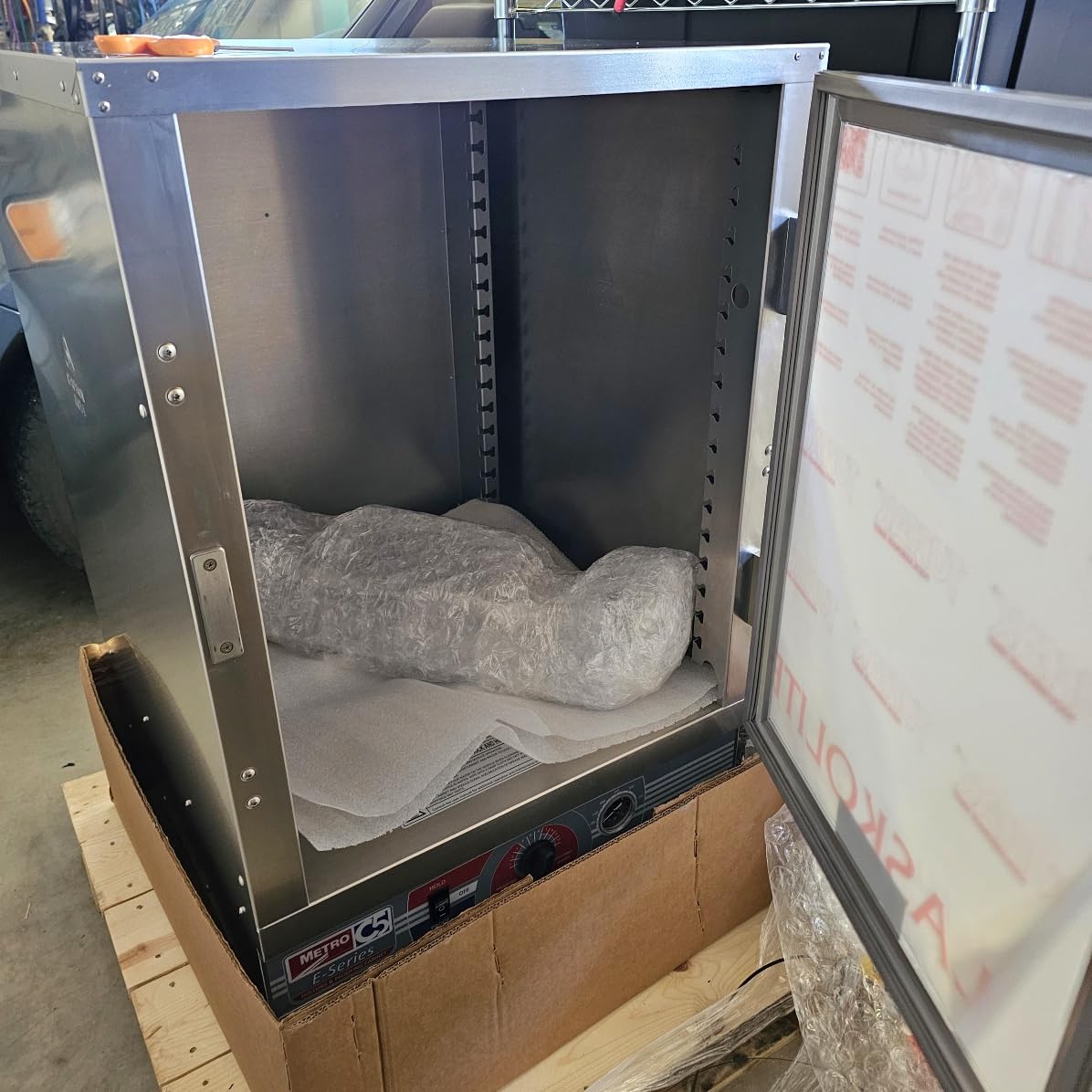 METRO C5 E-Series Holding & Proofing Cabinet, 24 Pan, 2000W Convection Food Warmer, NSF UL, Non-Insulated Full-Height Commercial Cabinet for Restaurants & Catering customer photo 2