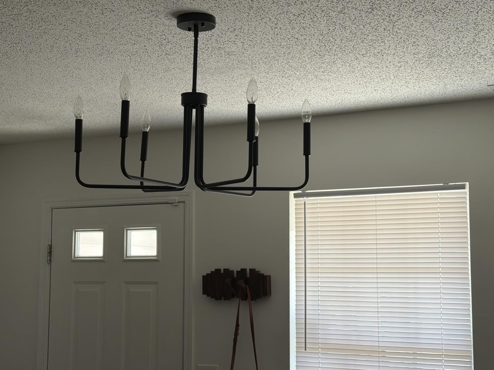 Black Chandelier, 6-Light Farmhouse Chandelier for Dining Room Lighting Fixtures Hanging, Industrial Modern Chandelier for Bedroom, Foyer, Hall, Kitchen, Living Room and Entryway customer photo 2