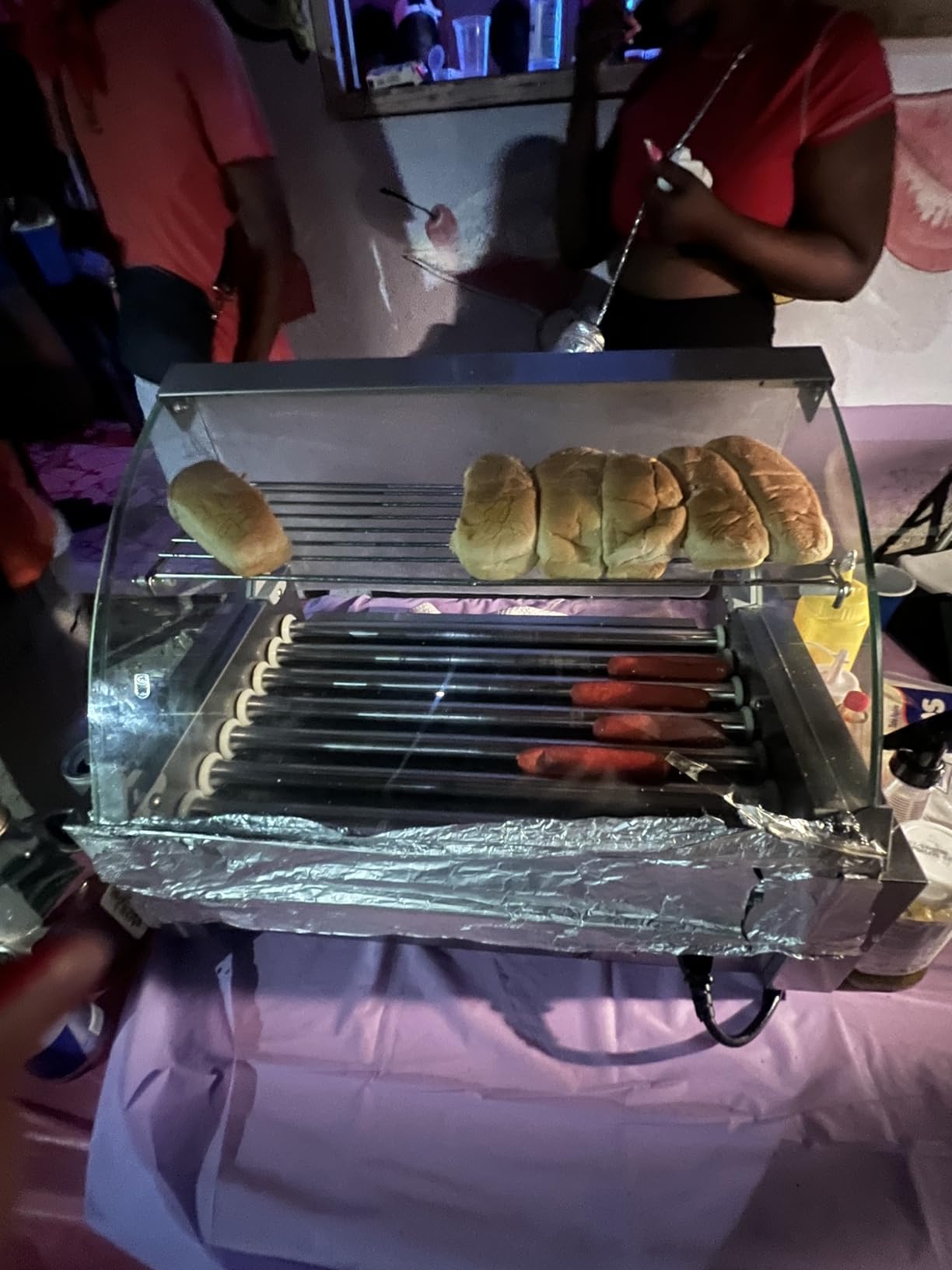 VEVOR Hot Dog Roller 5 Rollers 12 Hot Dogs Capacity, 750W Stainless Sausage Grill Cooker Machine with Dual Temp Control Glass Hood Acrylic Cover Bun Warmer Shelf Removable Oil Drip Tray ETL Certified customer photo 2