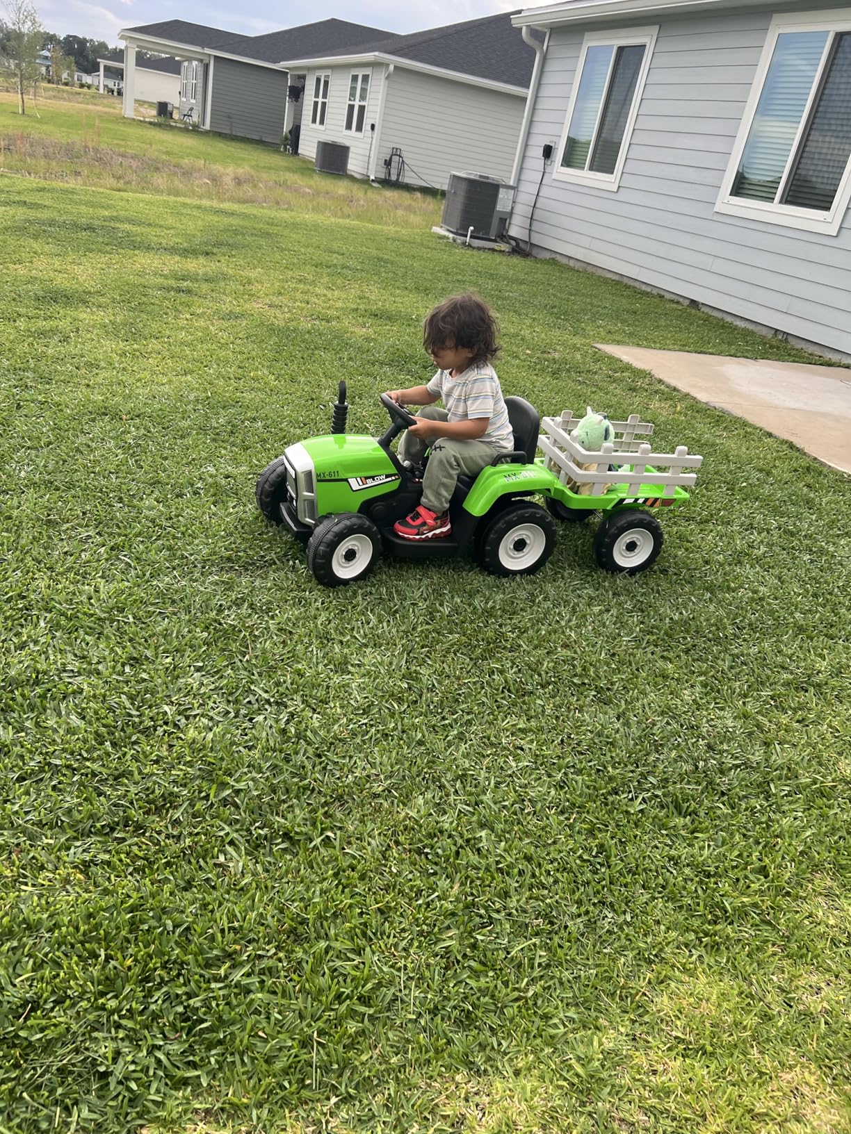 SEHOMY Kids Ride on Tractor with Trailer and 25W Dual Motors, 12V Battery Powered Electric Kids Car Vehicle Toys with Remote, 3-Gear-Shift, Music, LED Lights, USB, Power Wheels for Boys Green customer photo 1