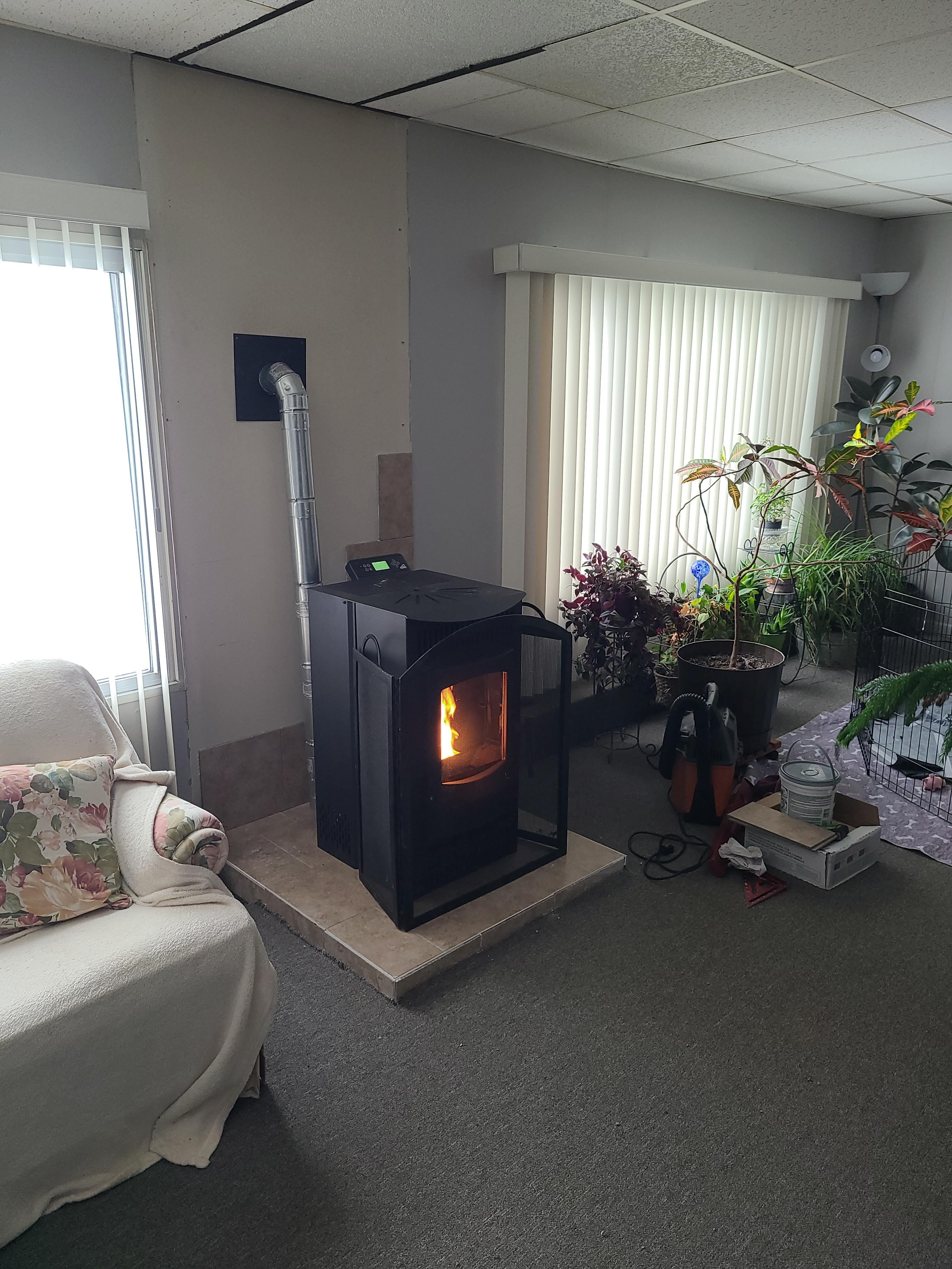 Castle 41278 Serenity Pellet Stove, 1,500 Sq Ft. Heating Capability, Smart Controller, 40lb Hopper customer photo 1