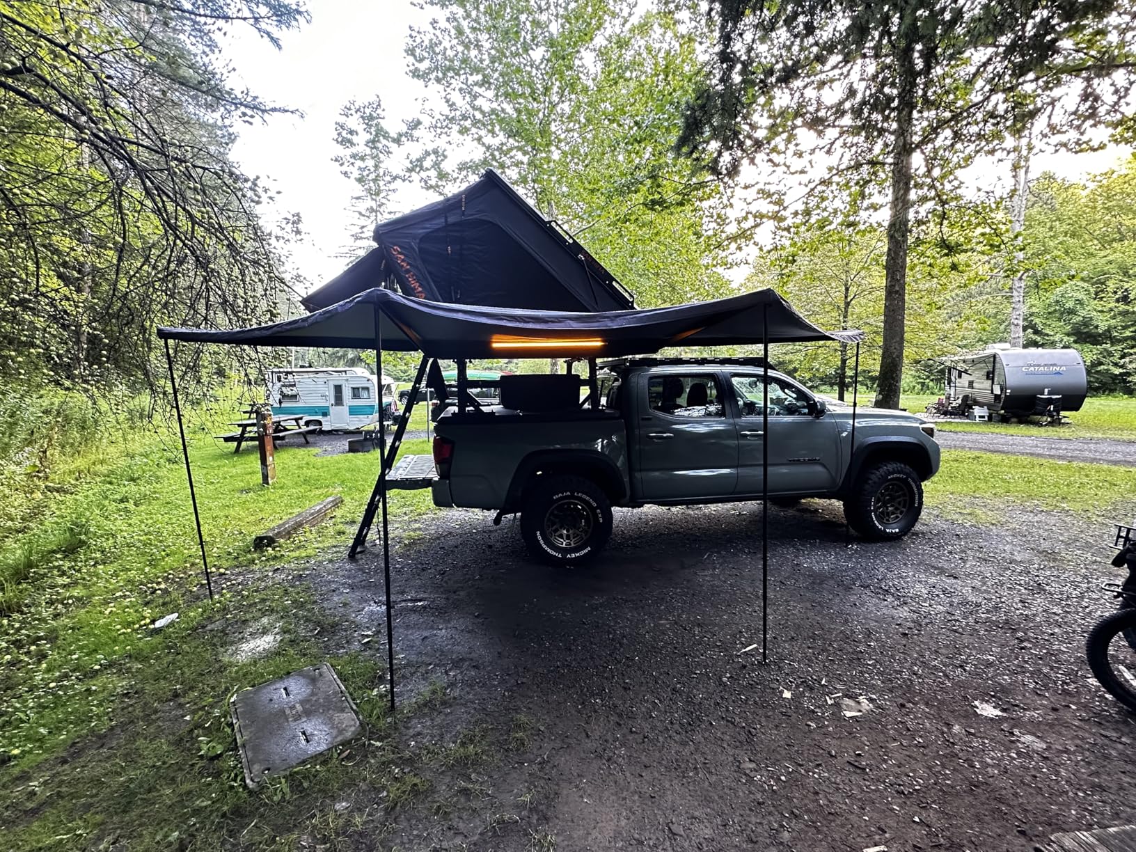 Sanhima Rooftop Tent Hard Shell - Hotham Lite Overland Aluminium Roof Top Tent 4.56