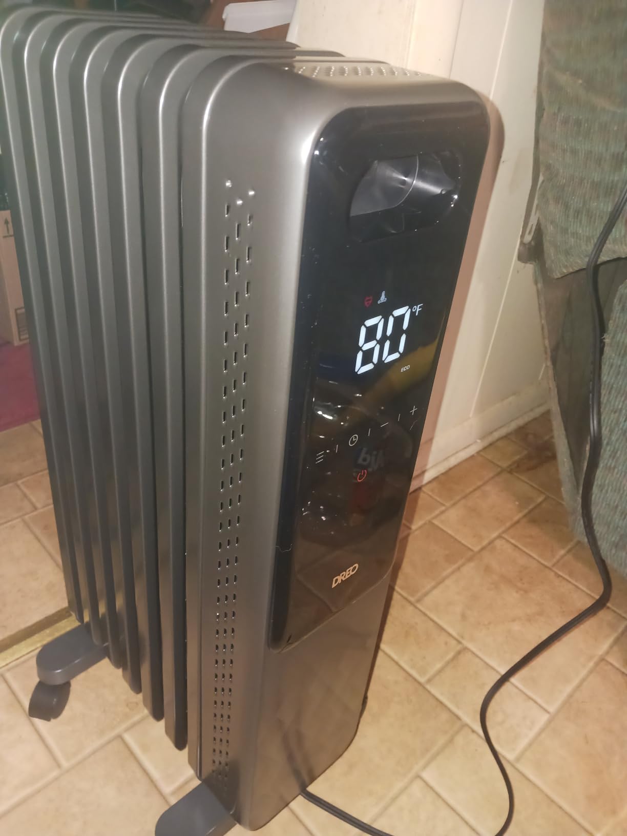 DREO Oil Filled Radiator, Electric Radiant Heaters for Indoor Use Large Room with Remote Control, 1500W customer photo 1