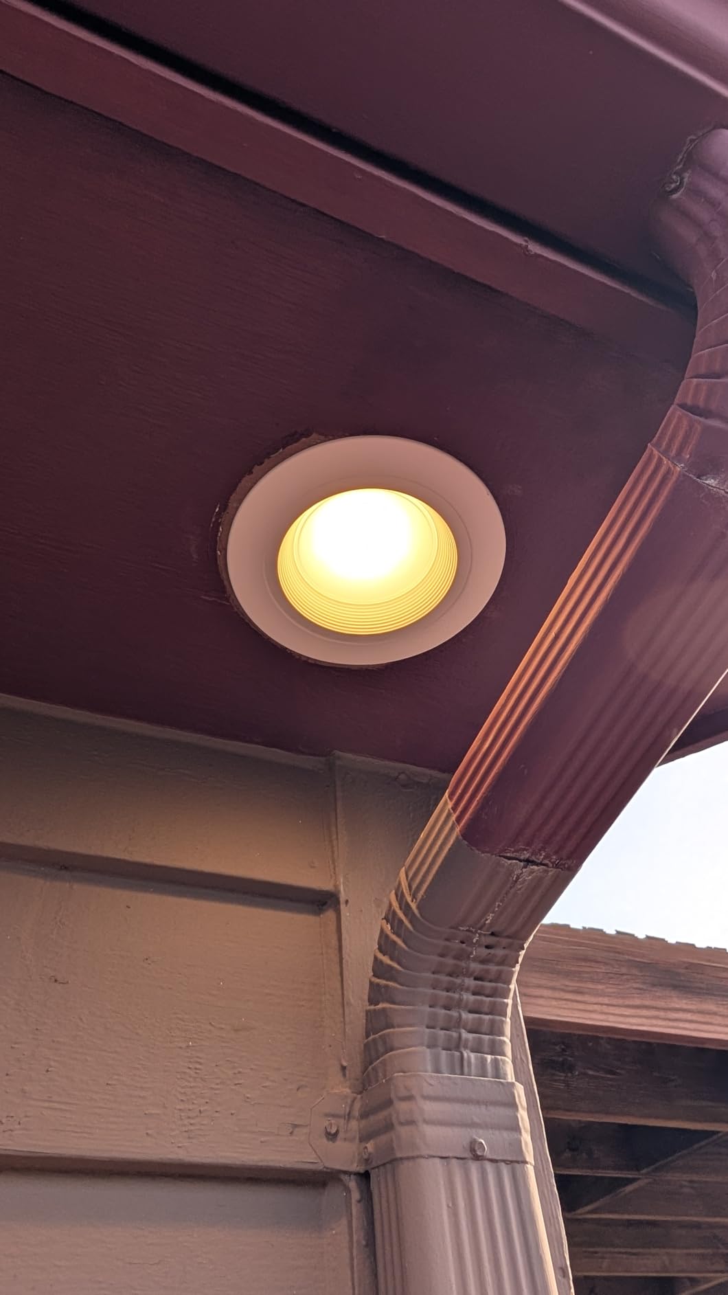 HALO RL 5/6 in LED Recessed Light Trim Selectable Color Temperature 2700K 3000K 3500K 4000K 5000K Dimmable Dim to Warm 600 Lumens Wet Location Indoor Outdoor Retrofit Downlight RL56069FSD2W1EWH customer photo 1