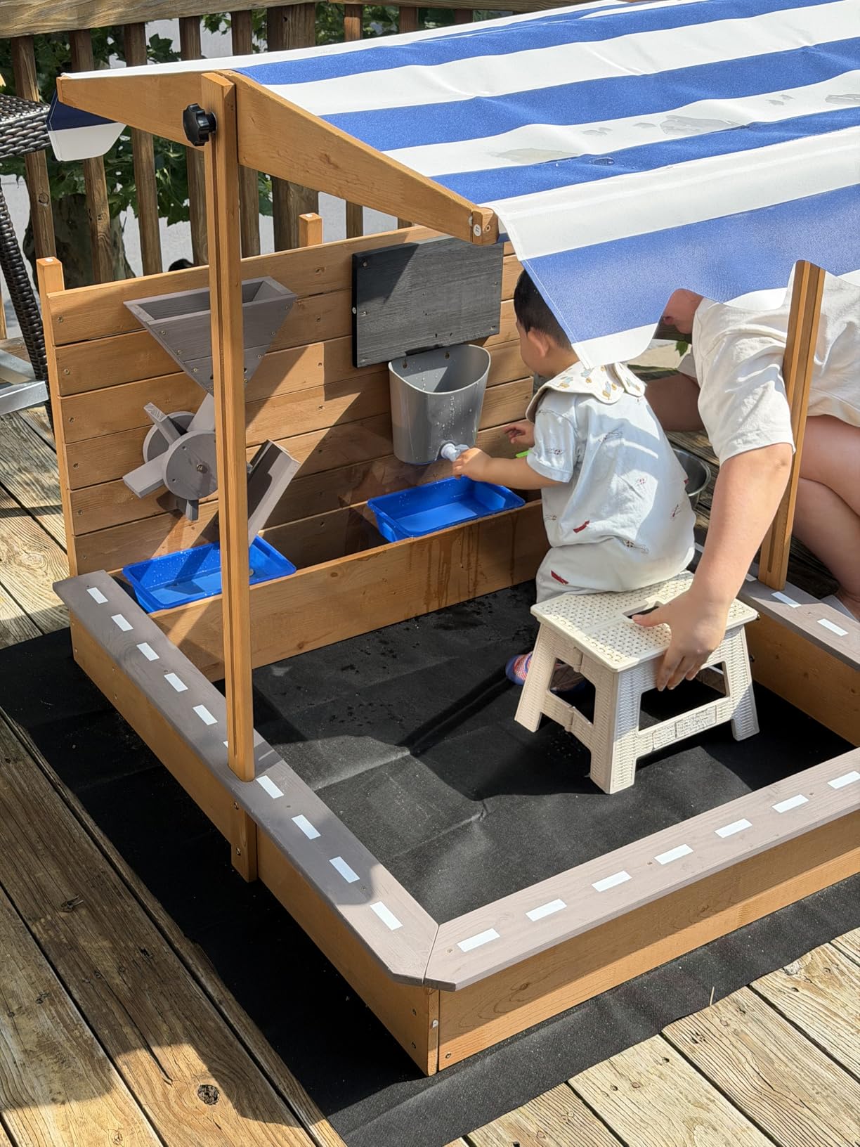 Kids Large Wooden SandBoxes with Roof, Pipleo Outdoor Sand Box Play w/Canopy for Backyard Garden Beach, Sand Pit for Beach Patio Outdoor, [Adjustable Cover & Funnel & Drawing Board] - Brown Oak customer photo 1