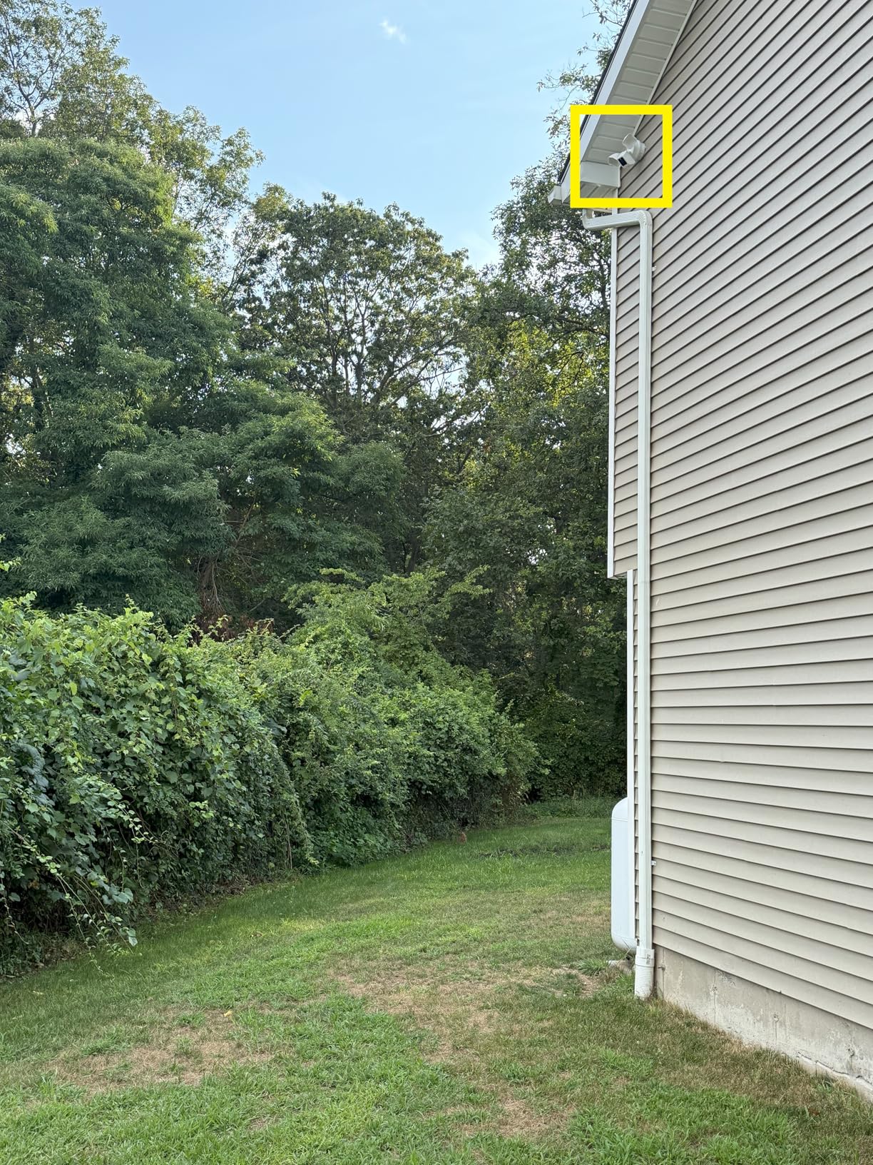WYZE Floodlight Camera v2, Security Camera Outdoor, 2K HD with Color Night Vision, 2800-Lumen LEDs, 160° Wide View, 105dB Siren, Works with Alexa & Google Assistant, Wired, Free Expert Support customer photo 2