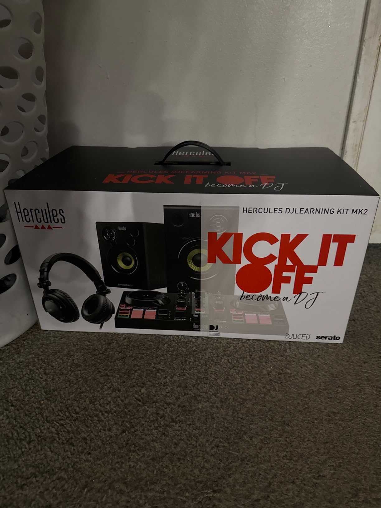 Hercules DJLearning Kit MK II, DJ Controller with Speakers and Headphones, Beginner DJ Set with Jog Wheels, 2 Deck DJ Mixer Controller customer photo 1