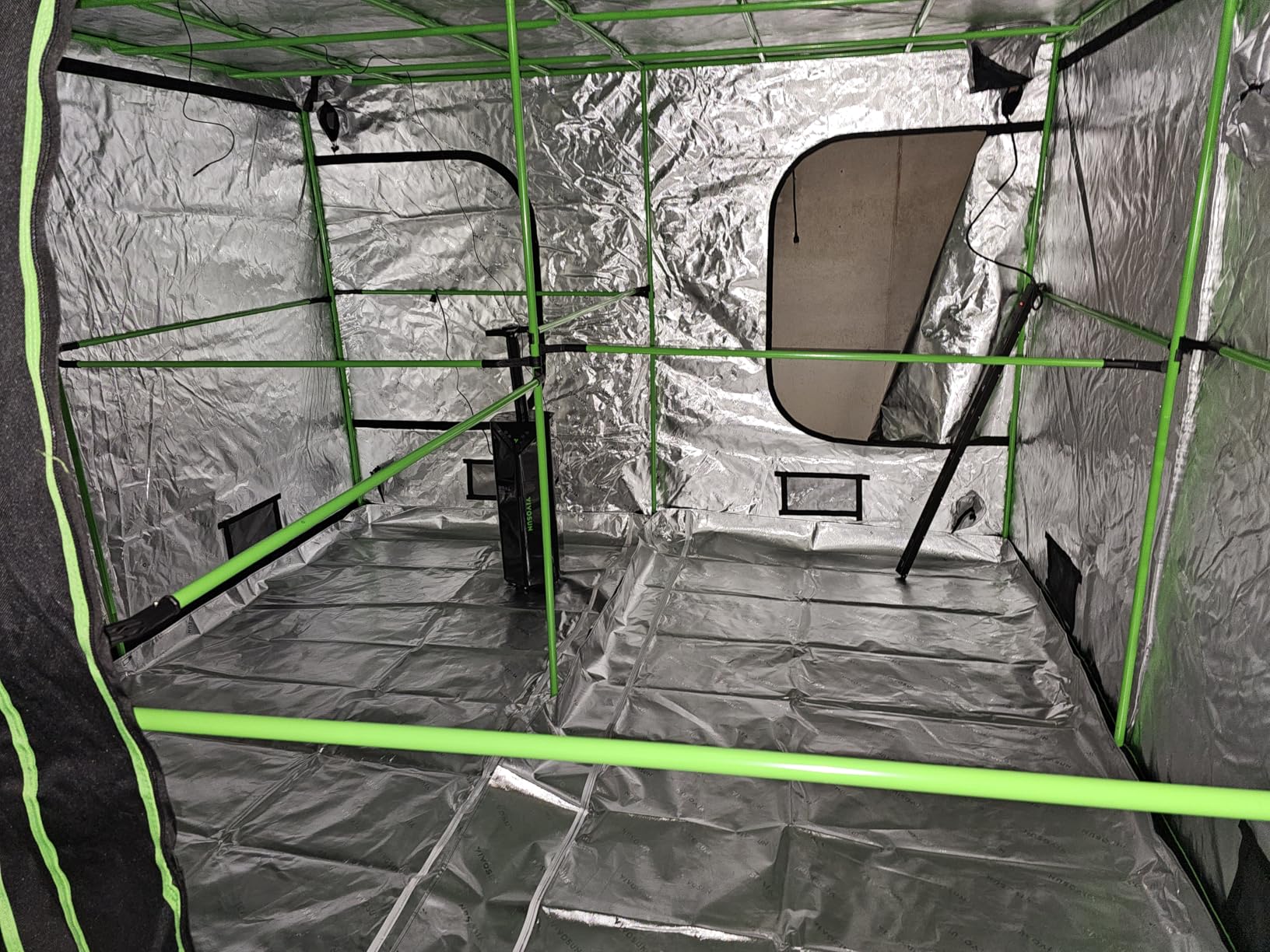 VIVOSUN P448 Advance PRO Grow Tent 4x4, with Thick 1 inch Poles, Strengthened High Reflective Mylar Oxford Tent, Extra Hanging Bars & High CFM Kit 48