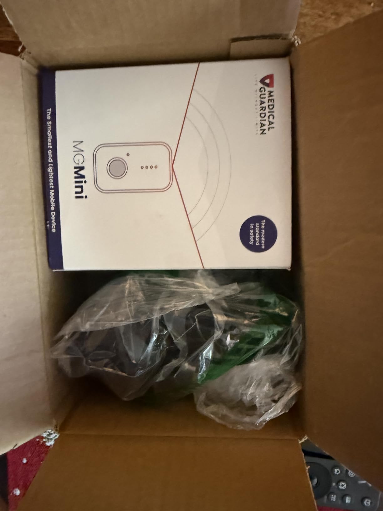 Medical Guardian MGMini | Get Help Instantly & Stay Independent | Medical Alert Device for Seniors | 24/7 Monitoring, GPS Tracking, Emergency Button | Subscription Required | Silver customer photo 2