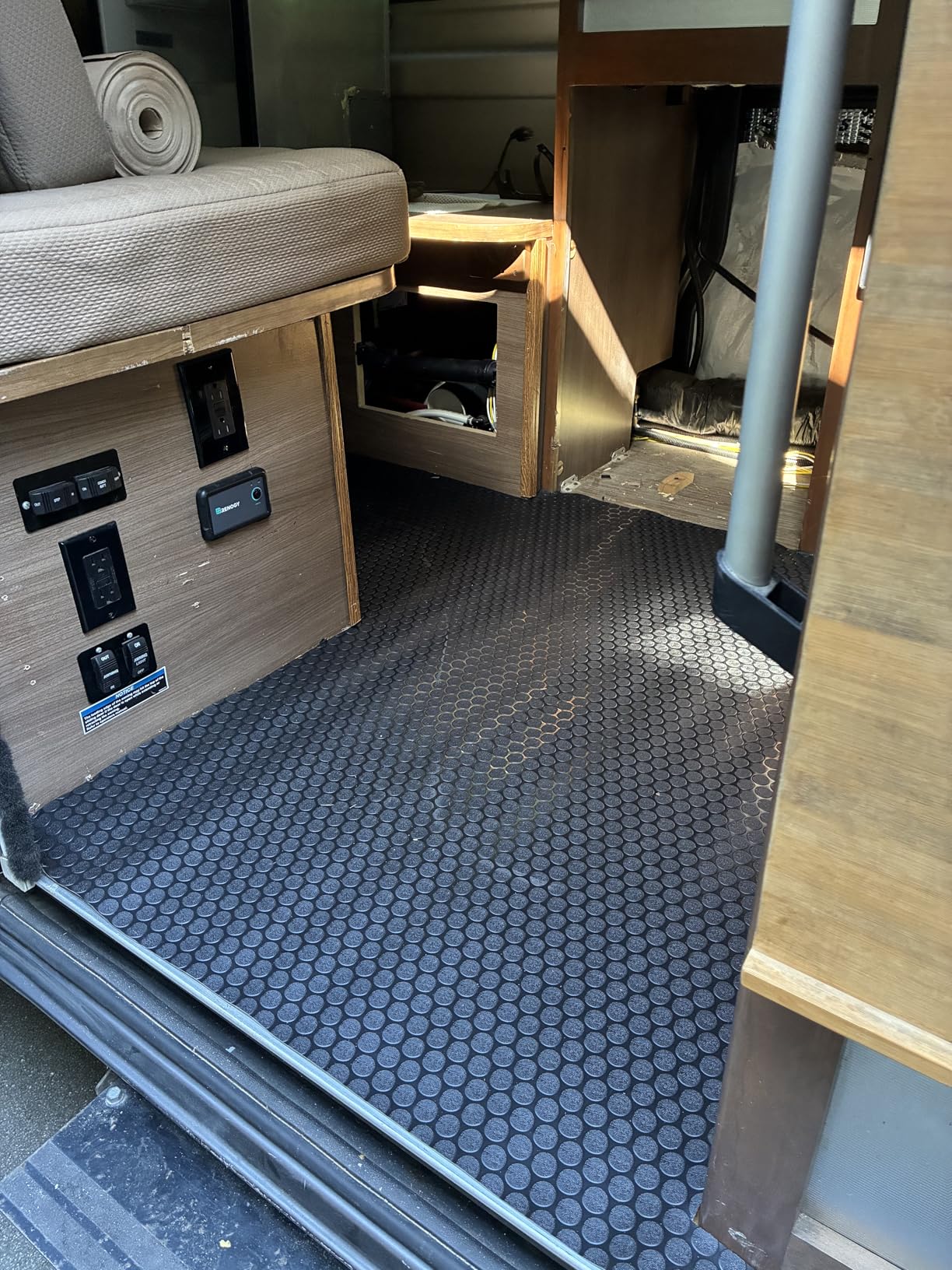 TUFFIOM 7.5 x 17 FT Garage Floor Mat, Thickened Diamond Plate PVC Garage Mats Flooring Roll for Under Car, Garage Car Parking Mats for Compact SUVs, Sports Car customer photo 1