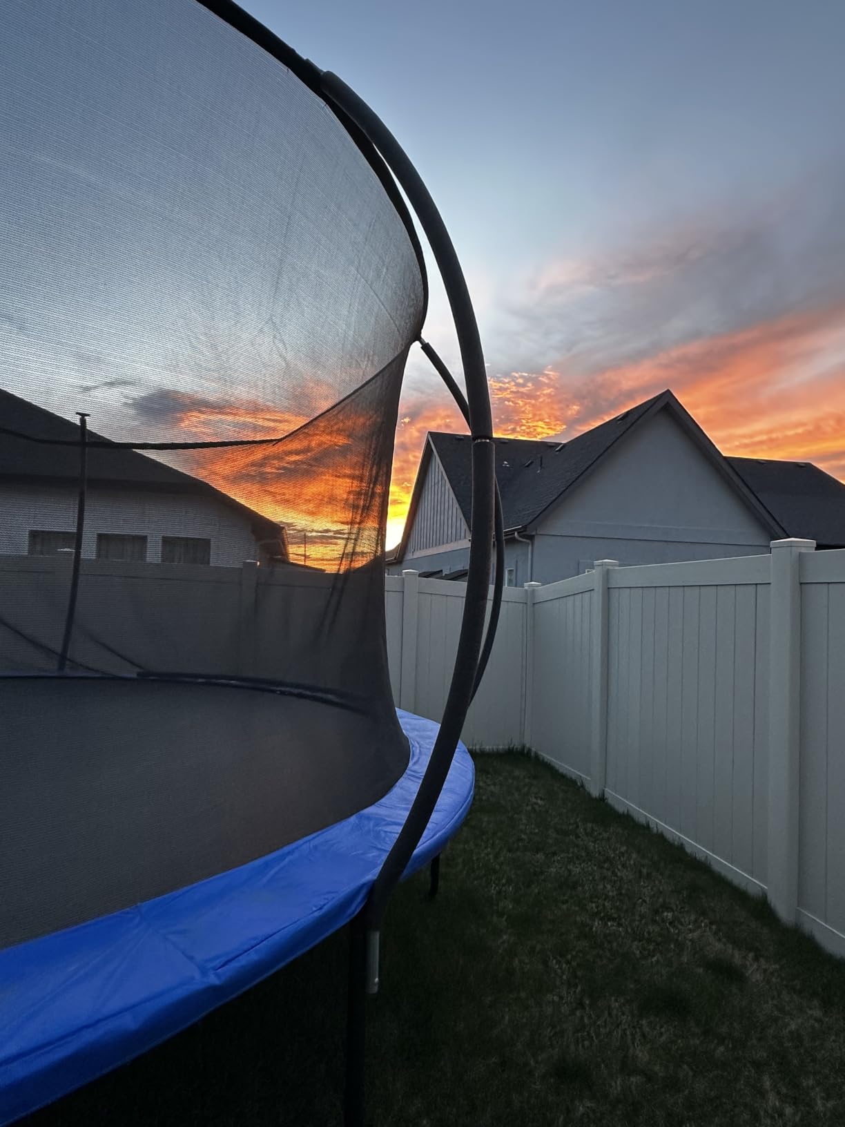 JoyBerri Trampoline Outdoor - Upsurge ASTM Certified Safe Trampoline with Enclosure Net, Ladder, Sprinkler & LED Lights customer photo 1