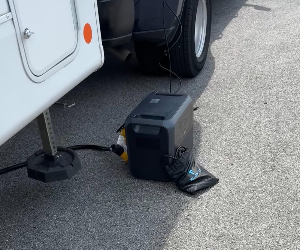 BLUETTI AC200L Portable Power Station, 2048Wh LiFePO4 Battery Backup, 2400W AC Outlets, 30A RV Output customer photo 2