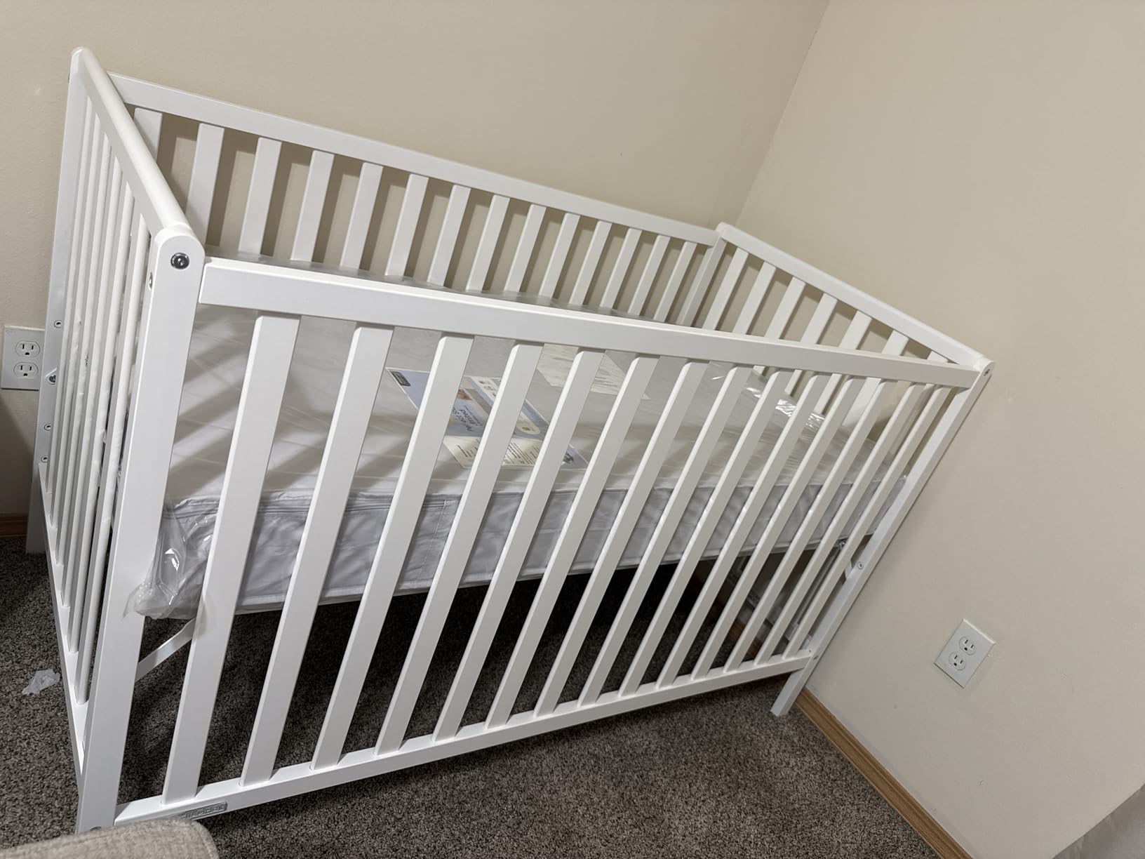 Delta Children Heartland 4-in-1 Convertible Crib, Natural customer photo 2