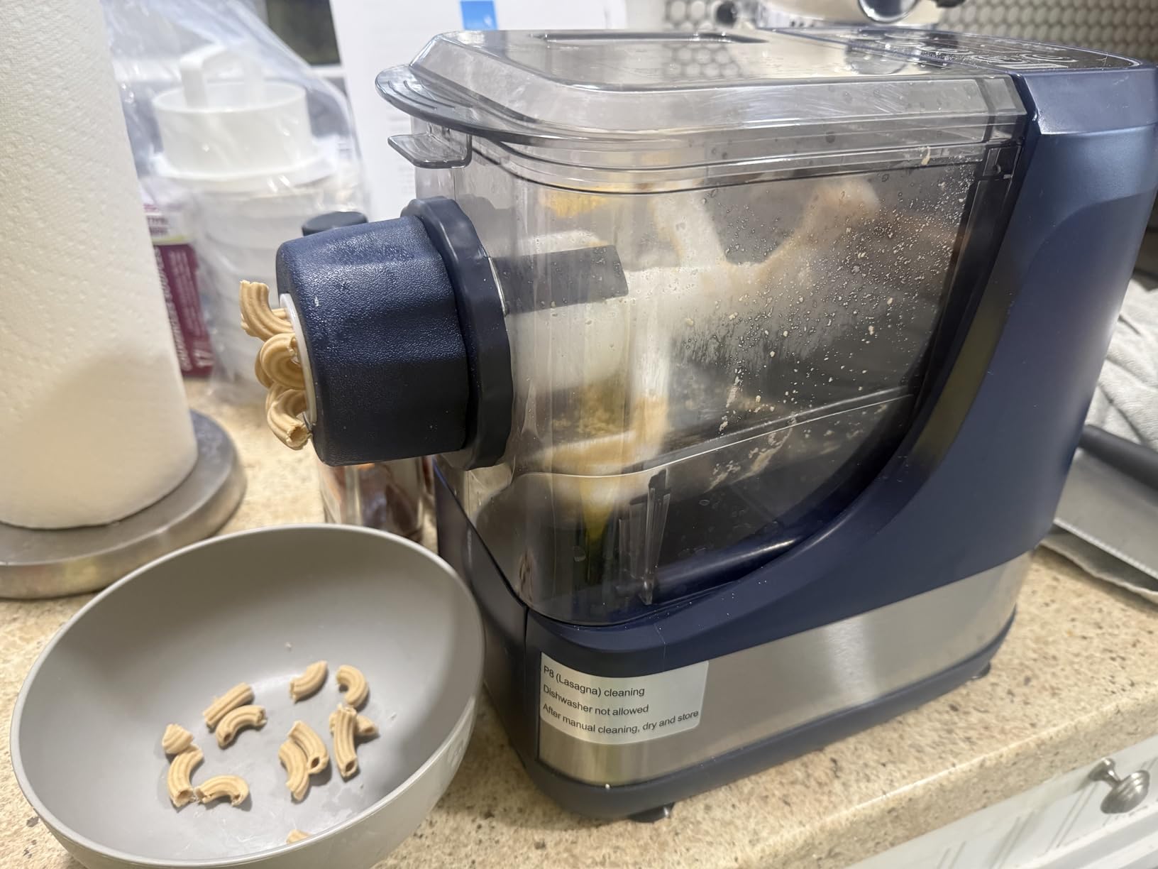 VEVOR Electric Pasta Maker, 150W Automatic Noodle Maker Machine with 8 Pasta Shapes, 4 Intelligent Modes, 500g Flour Capacity Pasta Maker Machine with Measuring Cups, Cleaning Brush for Home Kitchen customer photo 2
