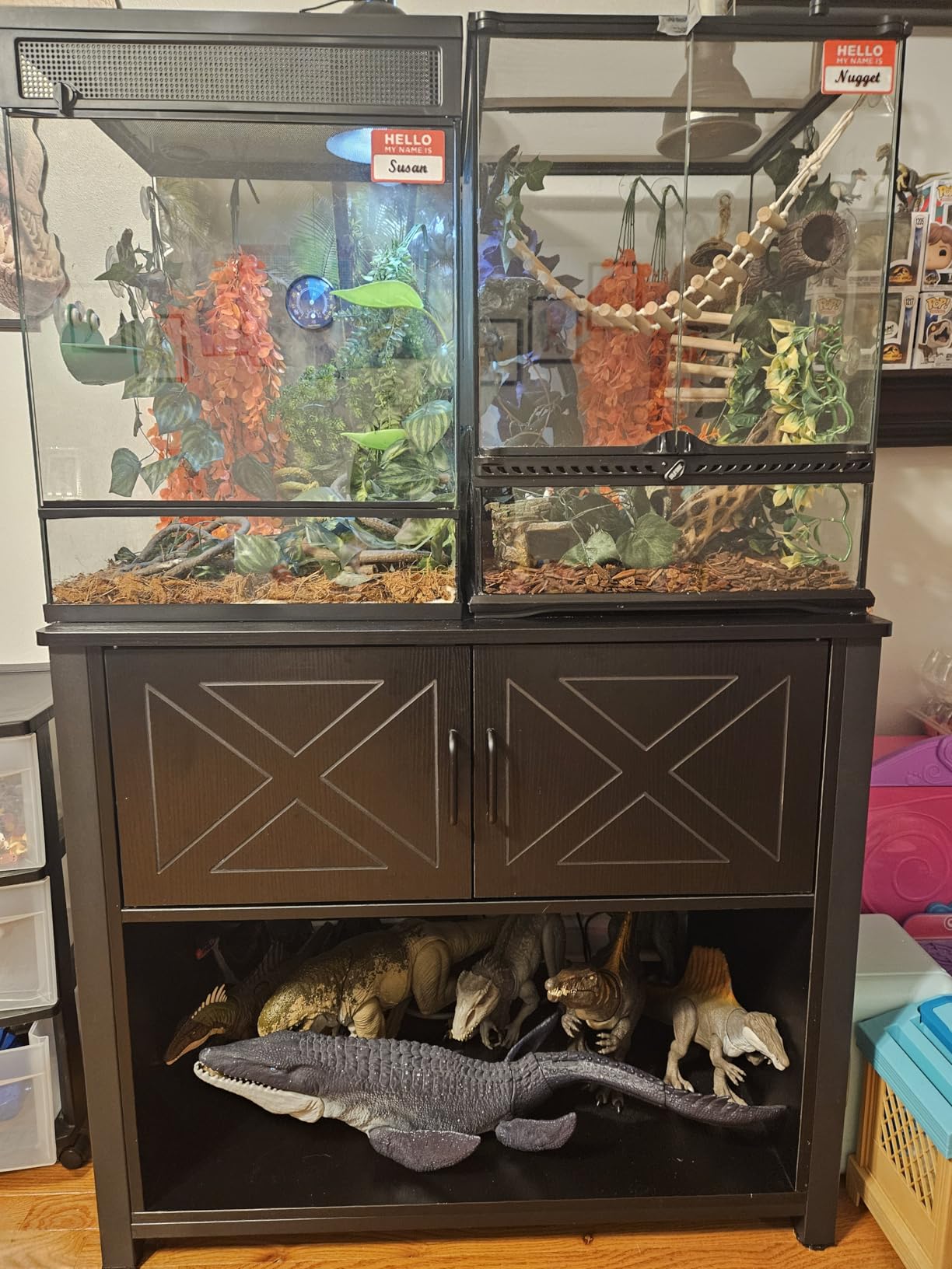 BEURUKU 40 Gallon Tank Stand with Cabinet and Power Outlets, Heavy Duty Metal Aquarium Stand for 40-50 Gallon Breeder Tank, Turtle Tank, Double Terrarium Stand, 660LBS Capacity, Black customer photo 1