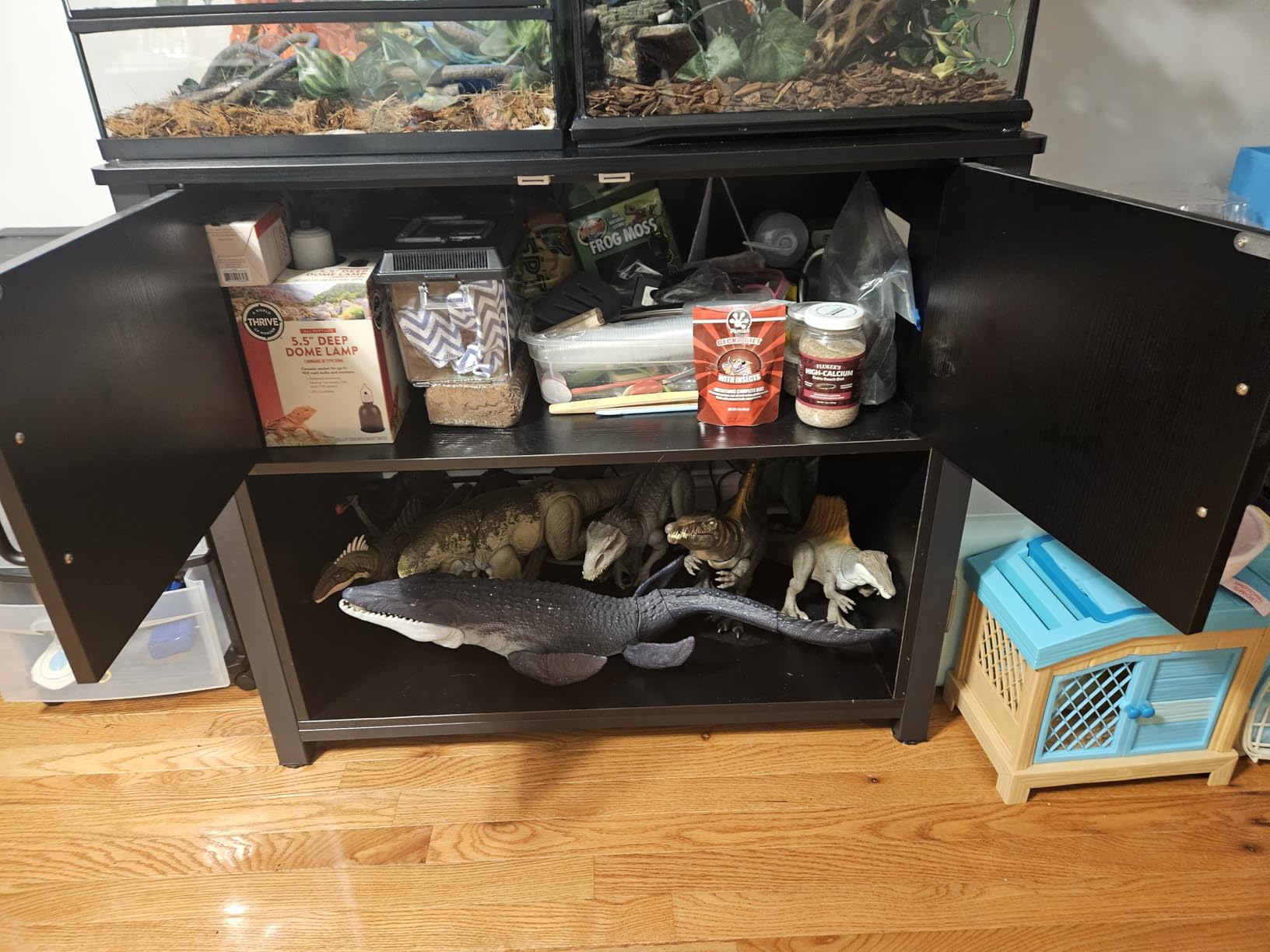 BEURUKU 40 Gallon Tank Stand with Cabinet and Power Outlets, Heavy Duty Metal Aquarium Stand for 40-50 Gallon Breeder Tank, Turtle Tank, Double Terrarium Stand, 660LBS Capacity, Black customer photo 2