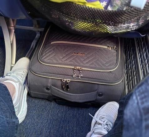 BAGSMART Underseat Carry On luggage Airline approved, 16-inch Softside Underseater Travel Suitcase with Spinner Wheels Lightweight Overnight Bag Small Rolling Carry-on for Women Men Weekender, Black customer photo 1