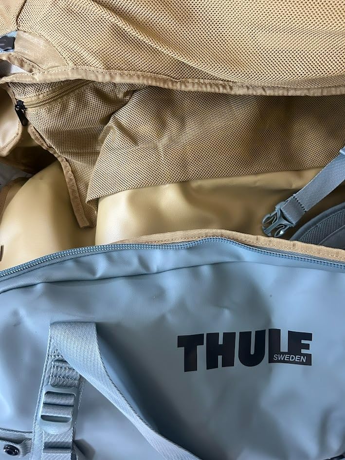 Thule Chasm Duffel Bag 40L, Weather-resistant materials, Easy packing, Converts to backpack, Internal pockets, Travel-ready customer photo 1