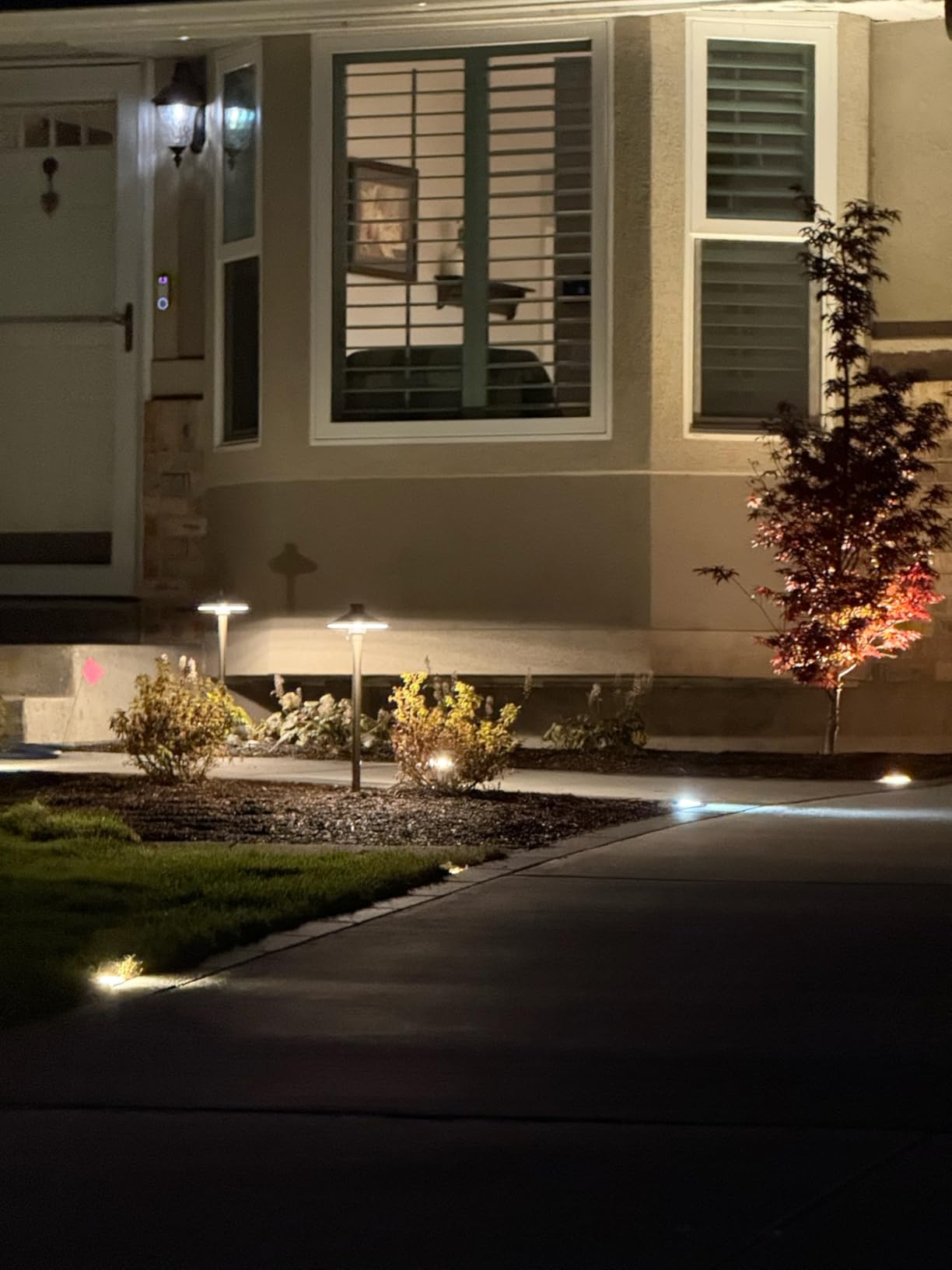 Gardencoin Solid Brass Low Voltage Pathway Lights (6.7'' Shade, 21.9'' Tall), 12V AC/DC Heavy Duty LED Landscape Path Lights Outdoor Wired, Antique Bronze Walkway Lights with Larger Stake, 4-Pack customer photo 2