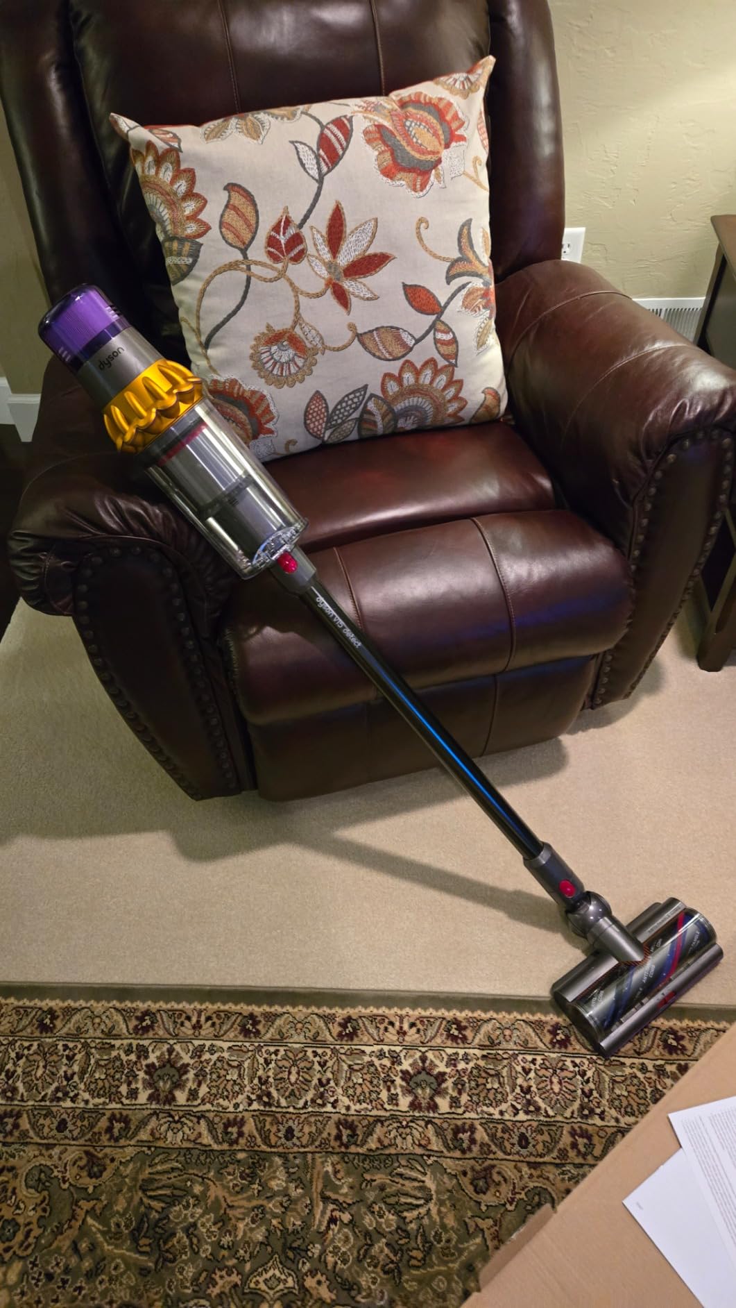 Dyson V15 Detect Plus Cordless Vacuum, Illumination Reveals dust, 240AW, 3 Power Modes, Up to 60 Minutes customer photo 1