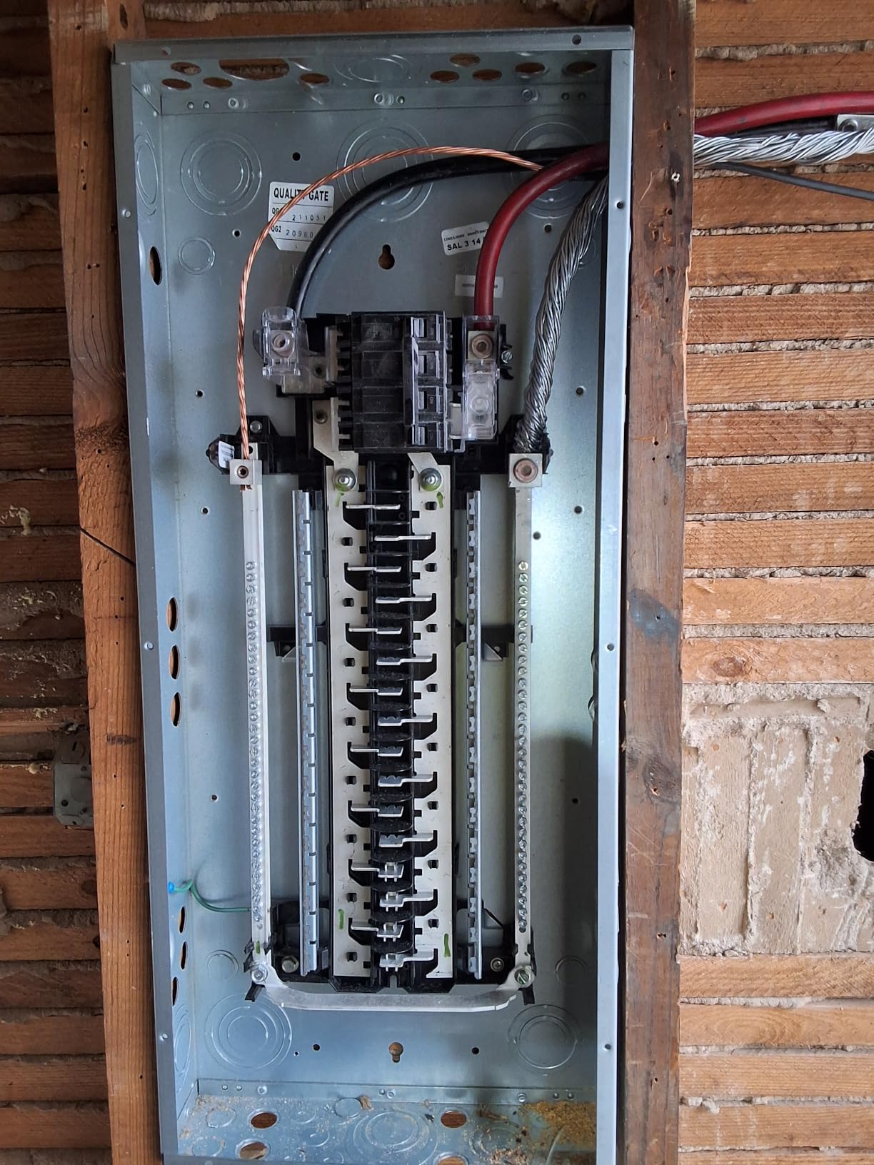 ABB TM3220CCU2K 200A Load Center Kit - 1P3W Main Breaker Panel - 32-Space 120/240 VAC 22 KAIC - Indoor NEMA 1 Enclosure - 12 Breakers Included - Factory Installed Main - UL Listed & ANSI Certified customer photo 1