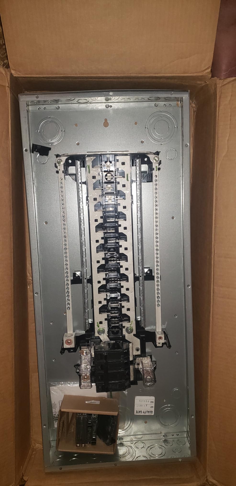 ABB TM3220CCU2K 200A Load Center Kit - 1P3W Main Breaker Panel - 32-Space 120/240 VAC 22 KAIC - Indoor NEMA 1 Enclosure - 12 Breakers Included - Factory Installed Main - UL Listed & ANSI Certified customer photo 2