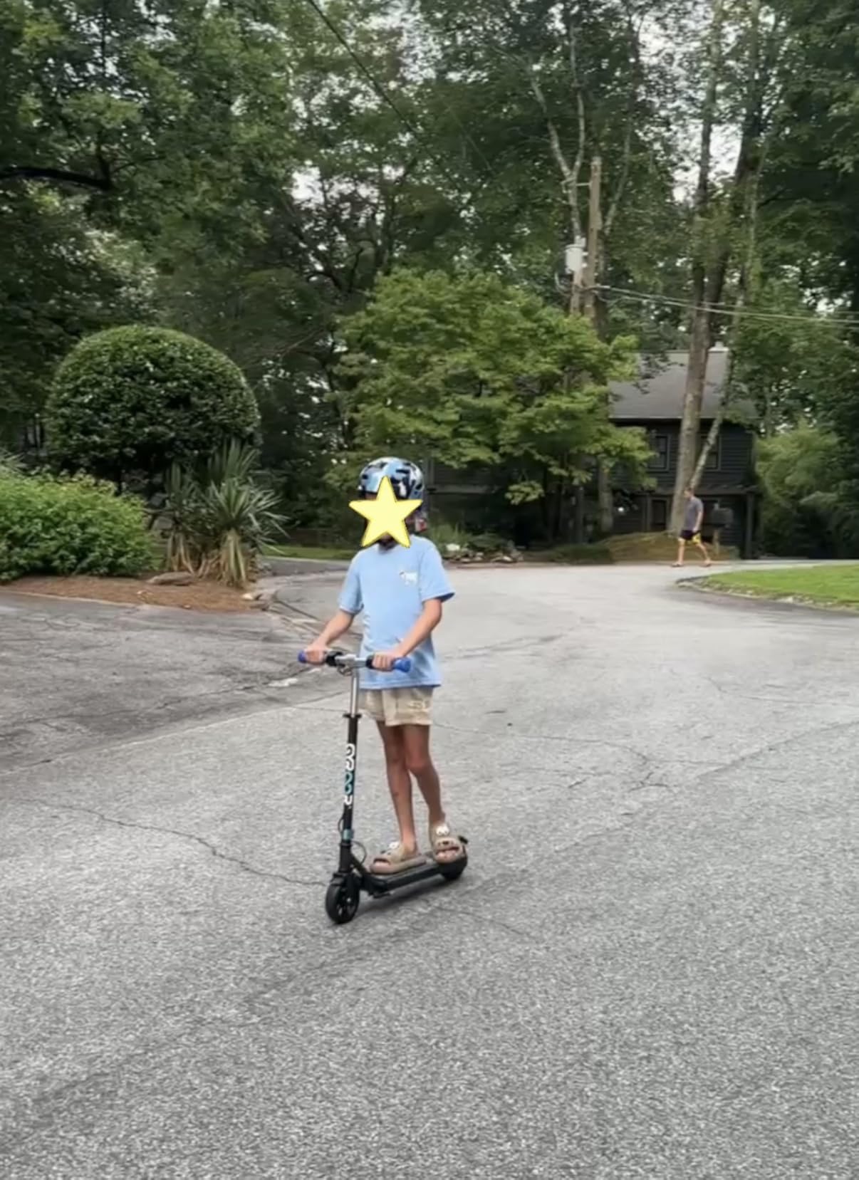 Gyroor H30 Max Electric Scooter for Kids Ages 8-12, 150W Powerful Motor, Bluetooth Music, Dual Brake System, Adjustable Height and Speed customer photo 1