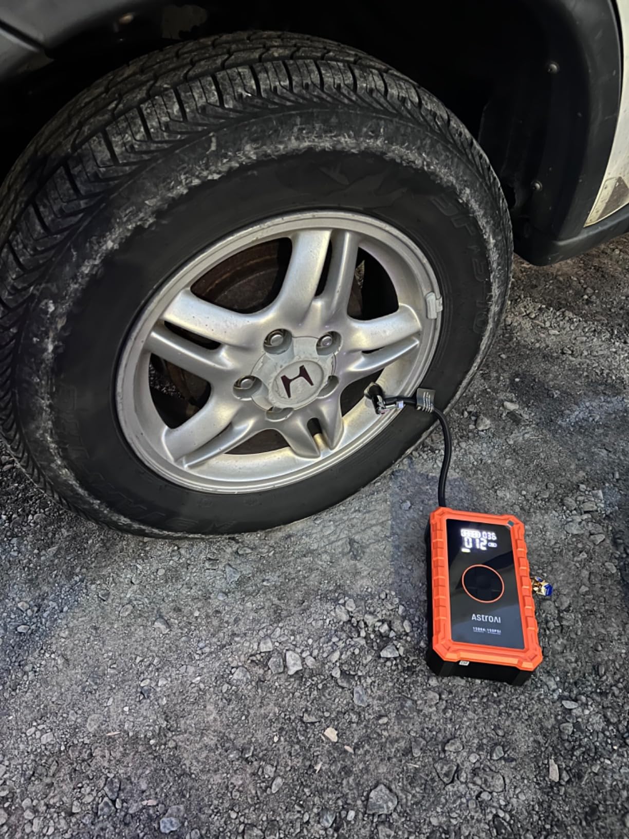 AstroAI S8 Air Jump Starter with Air Compressor, 3000A Peak Car Battery Jump Starter Portable (9.0 Gas/6.5L Diesel) with 150PSI Cordless Auto-Shutoff Tire Inflator, 12V Battery Charger Booster customer photo 1