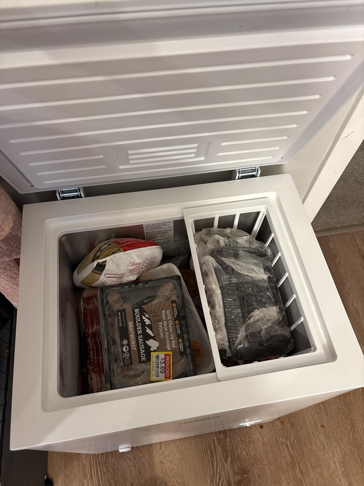 BLACK+DECKER 16.2 Cu. Ft. Chest Freezer, Deep Freezer with Top Opening, Freezer Chest with 2 Removable Storage Baskets, Mechanical Temperature Control, Manual Defrost, R600a Refrigerant, White customer photo 2