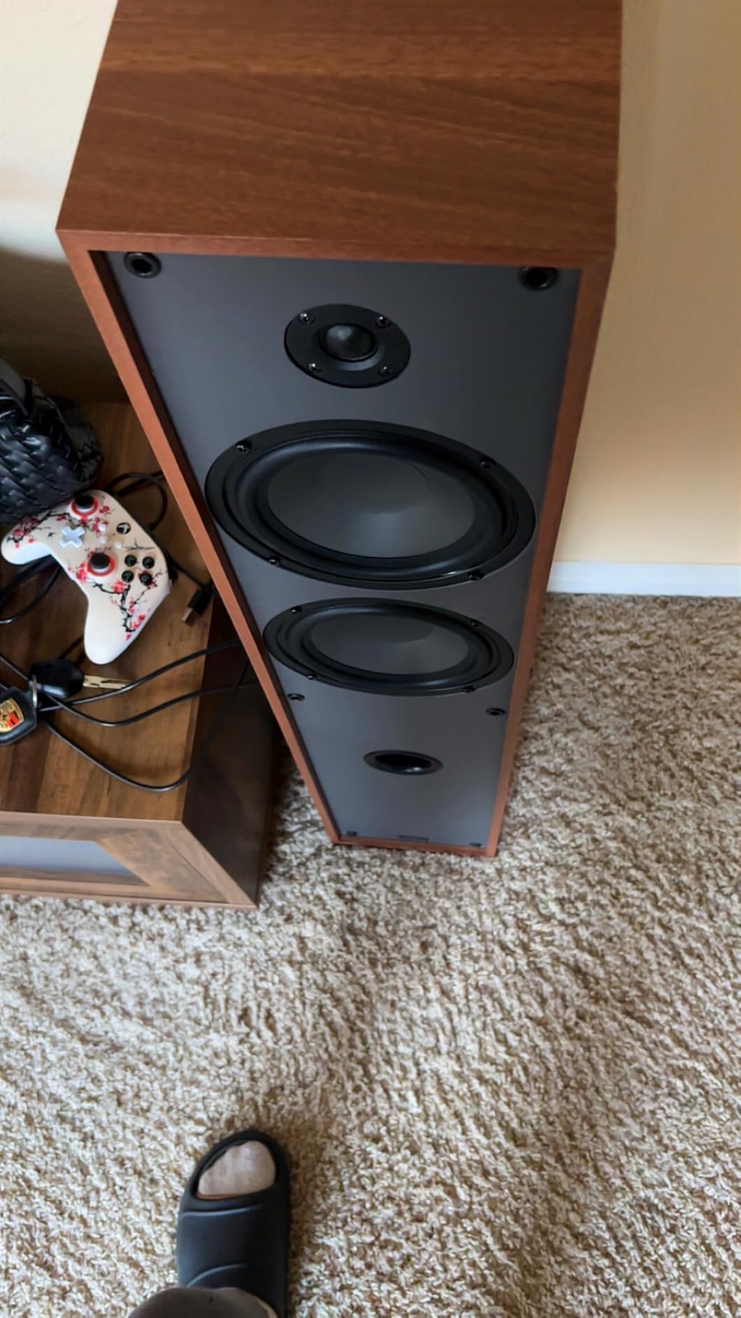 Dayton Audio Classic T65 Floor-Standing Tower Speaker Pair (Black) customer photo 2